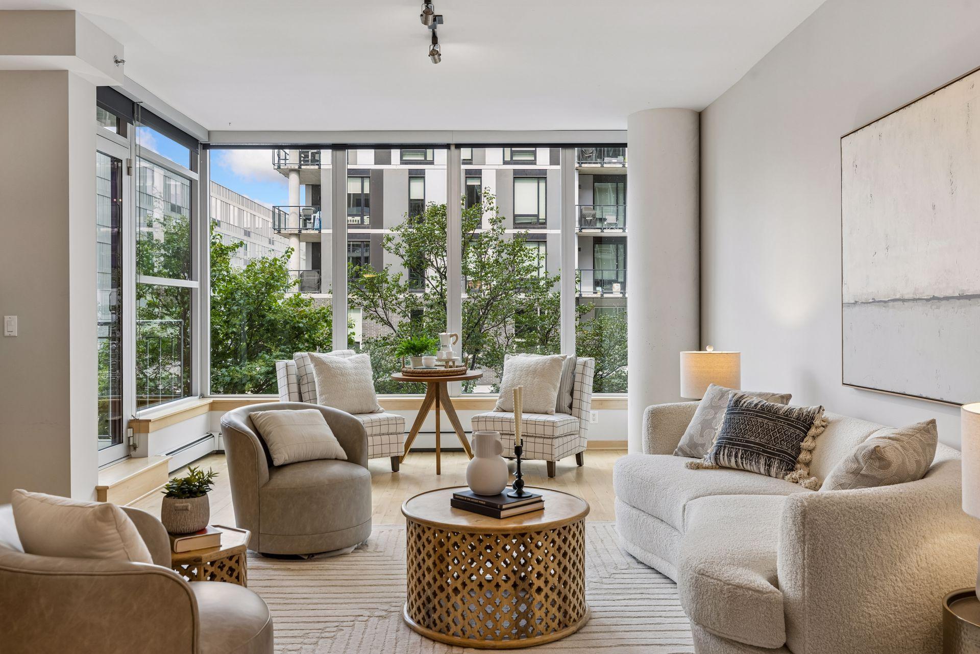 215 10th Avenue S Unit: 220