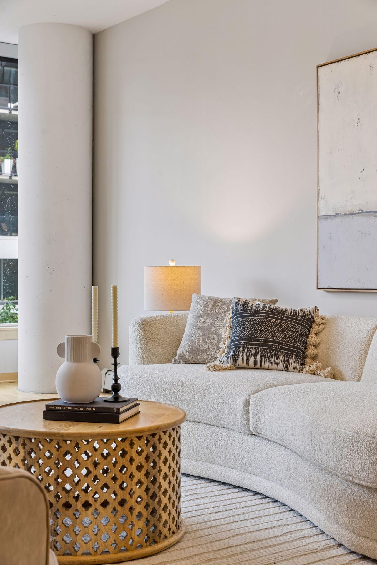 215 10th Avenue S Unit: 220