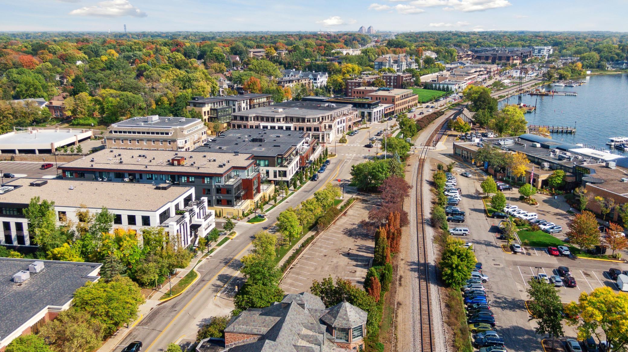 253 Lake Street E Unit: 405