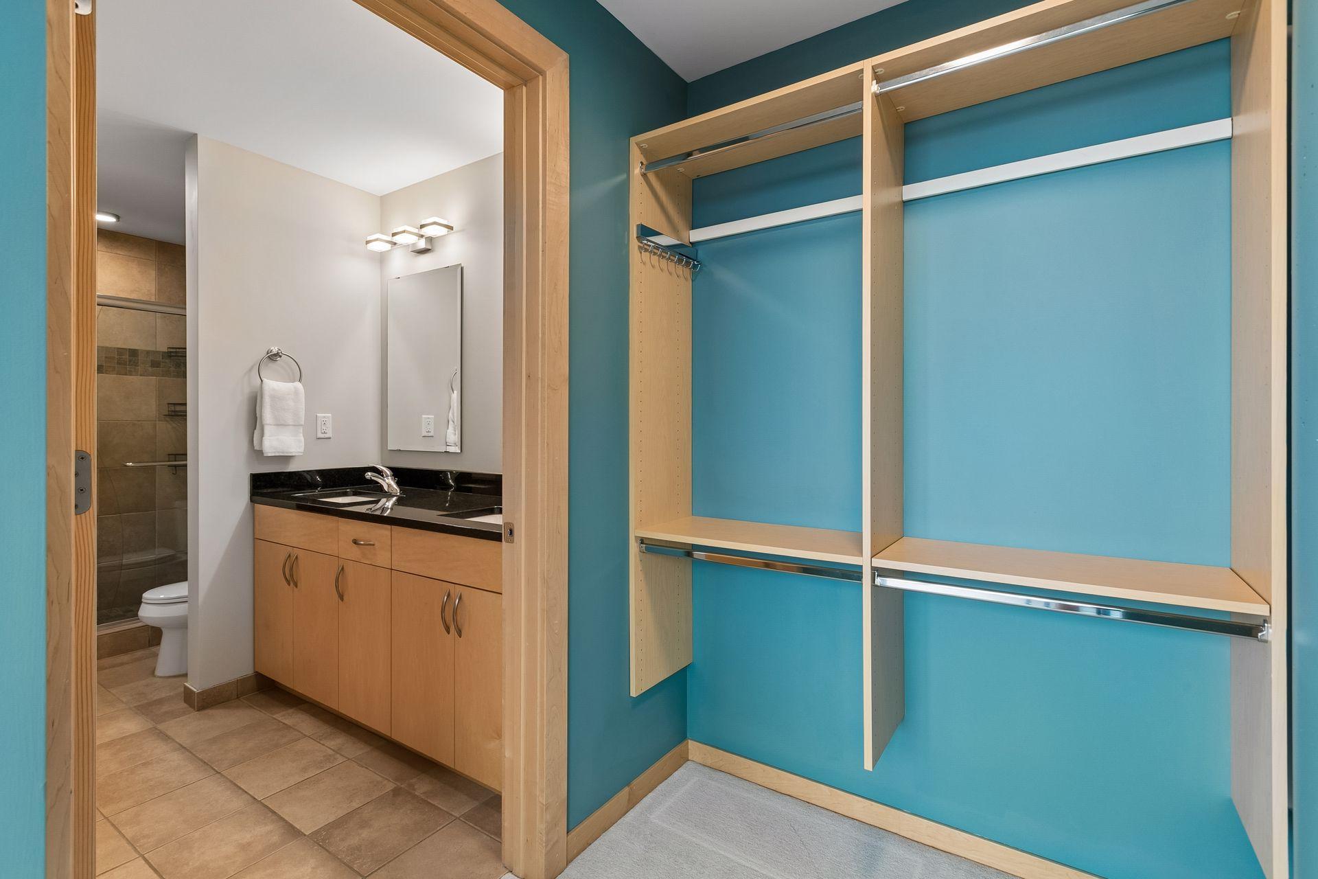 215 10th Avenue S Unit: 637