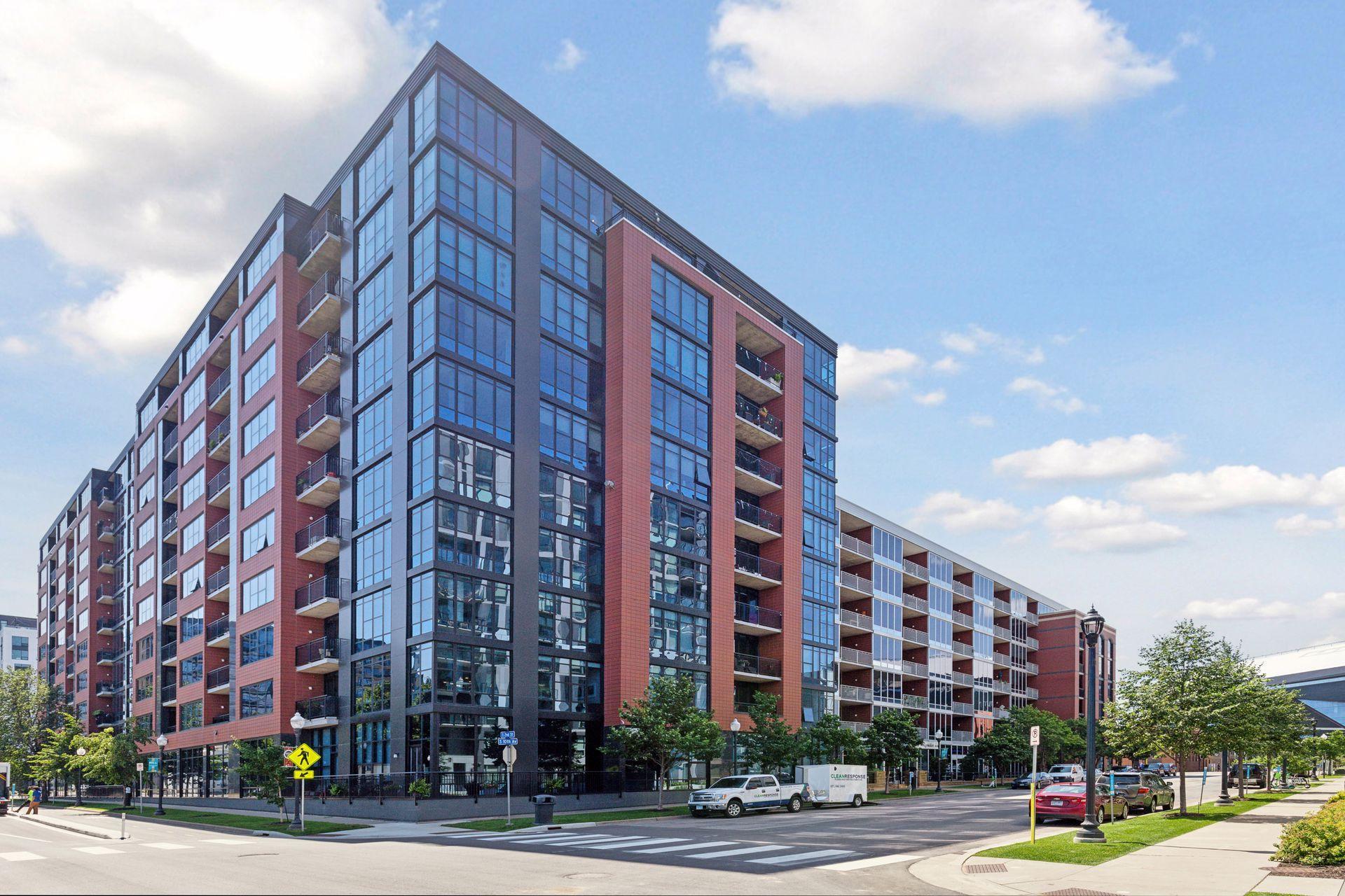 215 10th Avenue S Unit: 637