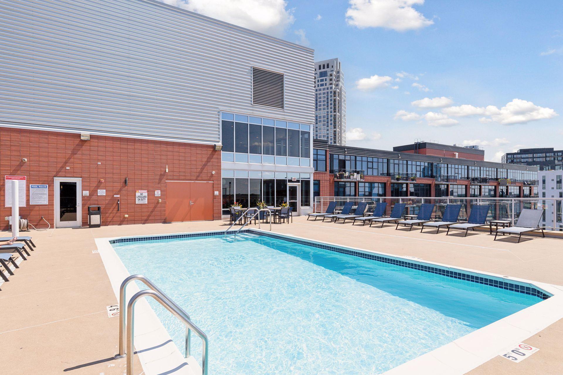 215 10th Avenue S Unit: 637