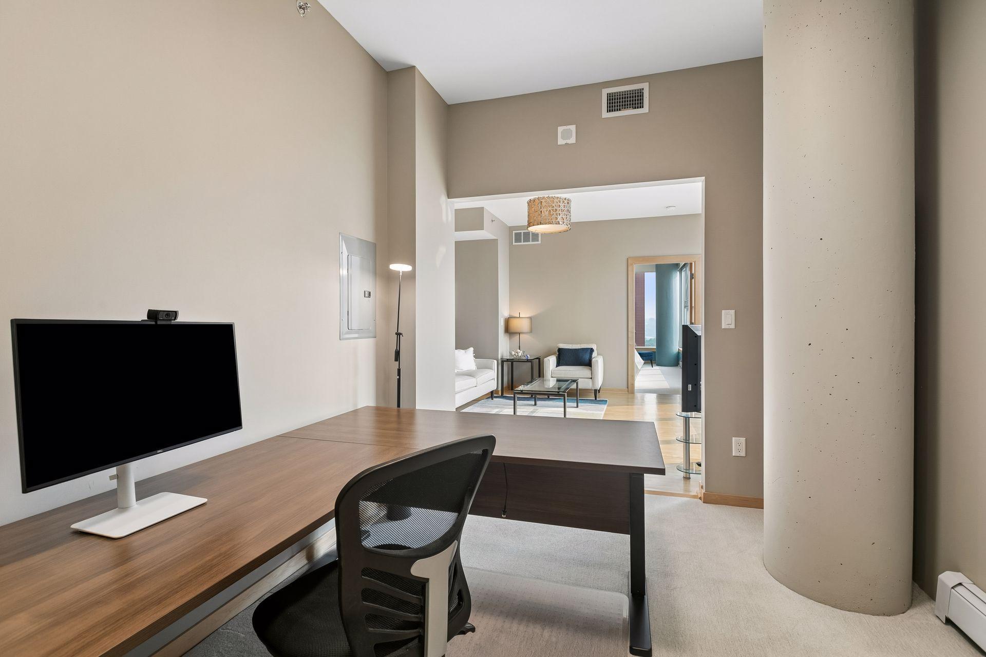 215 10th Avenue S Unit: 637