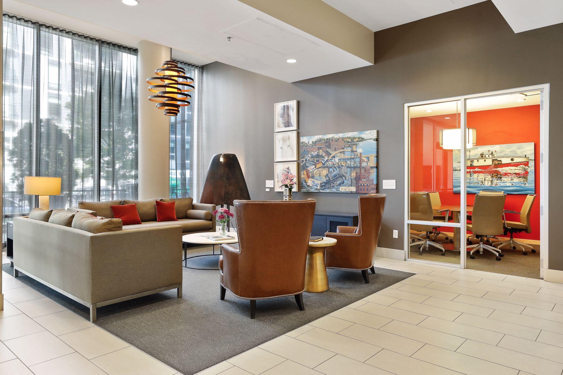 215 10th Avenue S Unit: 637