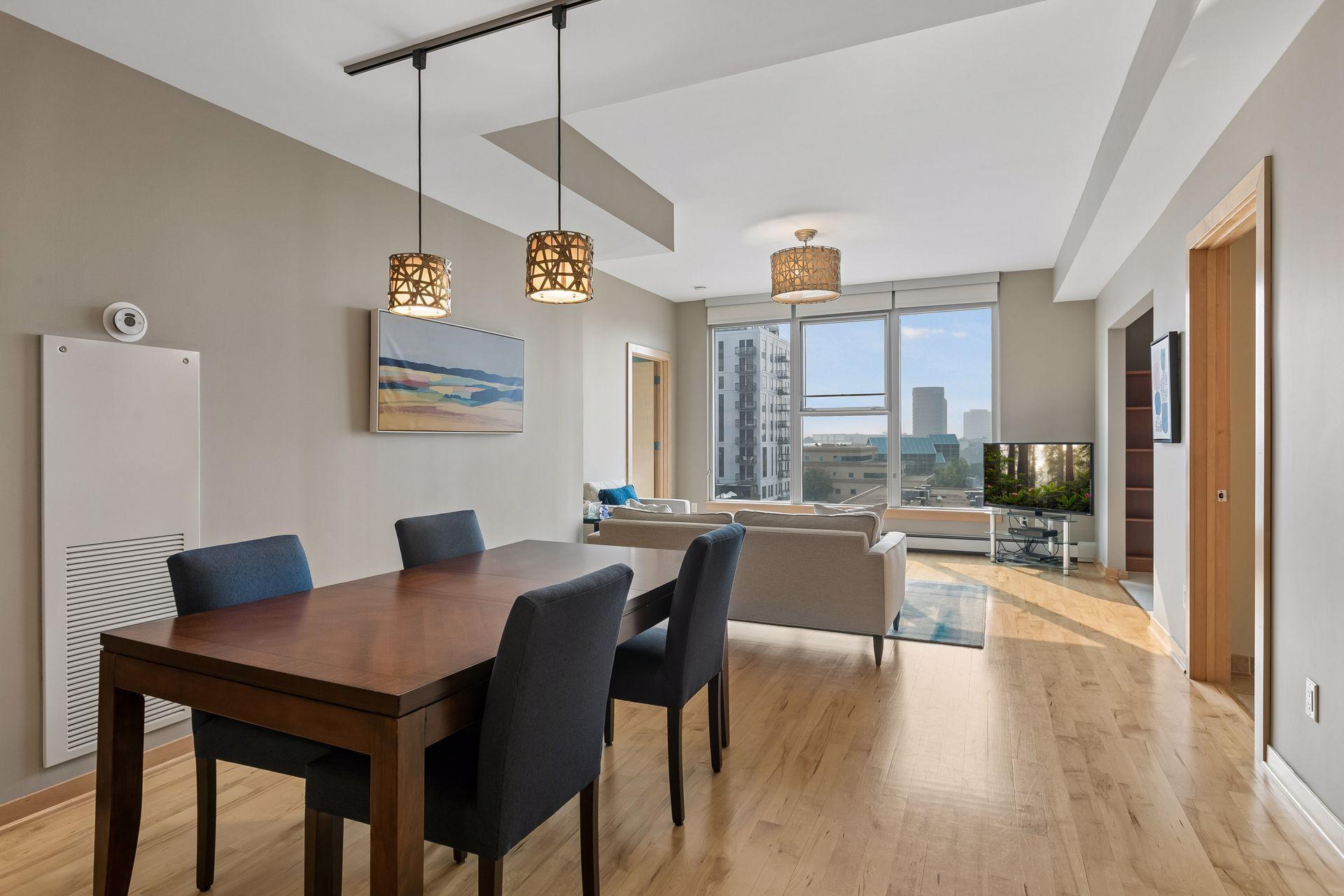 215 10th Avenue S Unit: 637