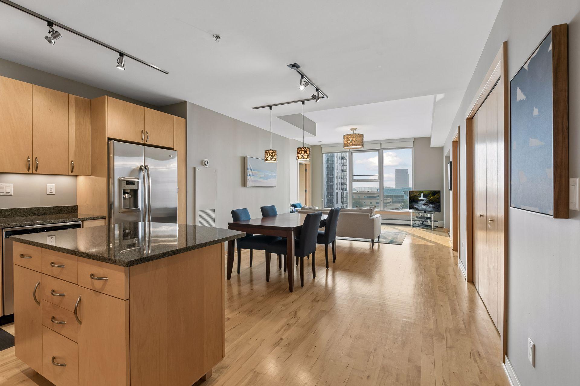 215 10th Avenue S Unit: 637