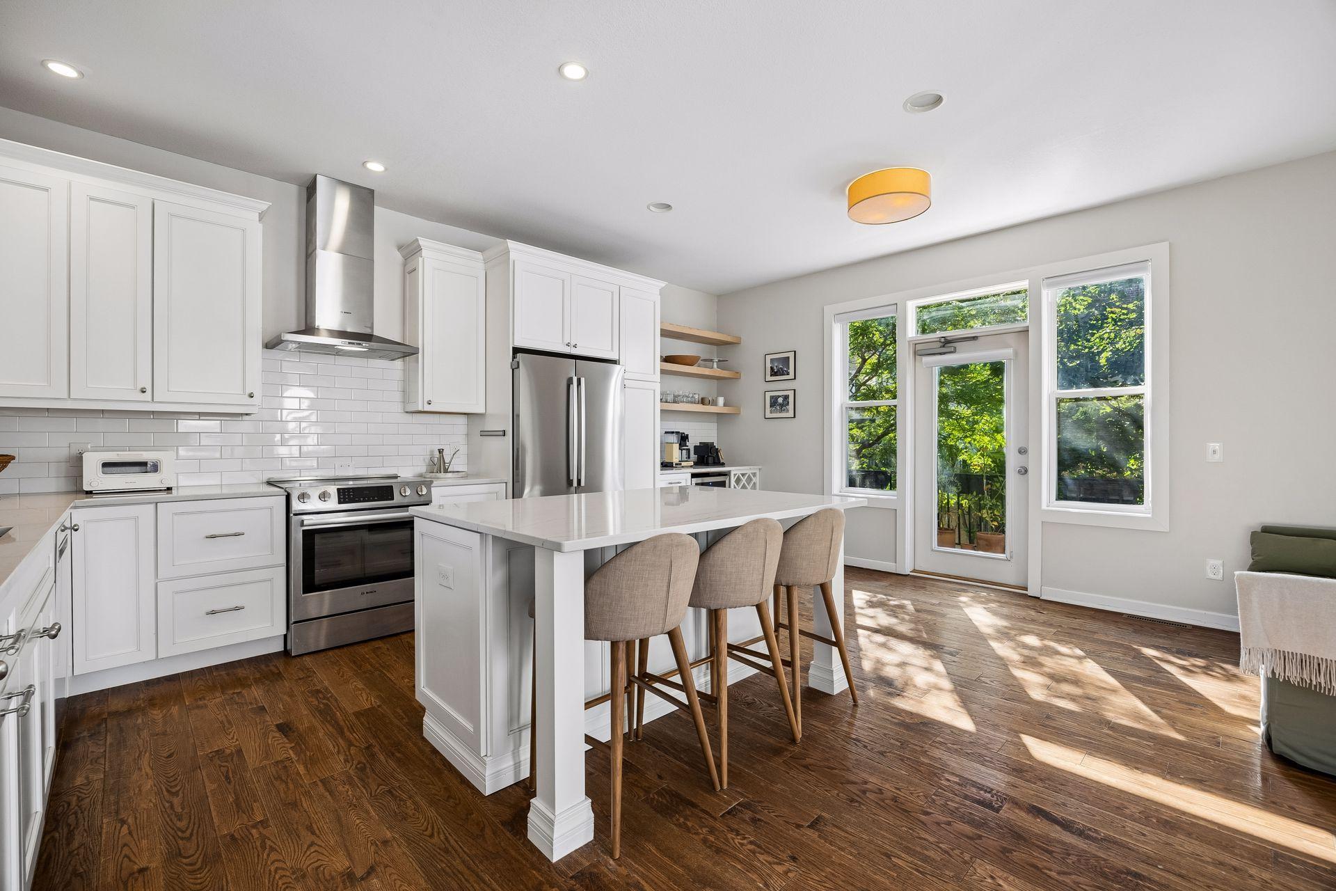 1 4th Avenue N Unit: 101