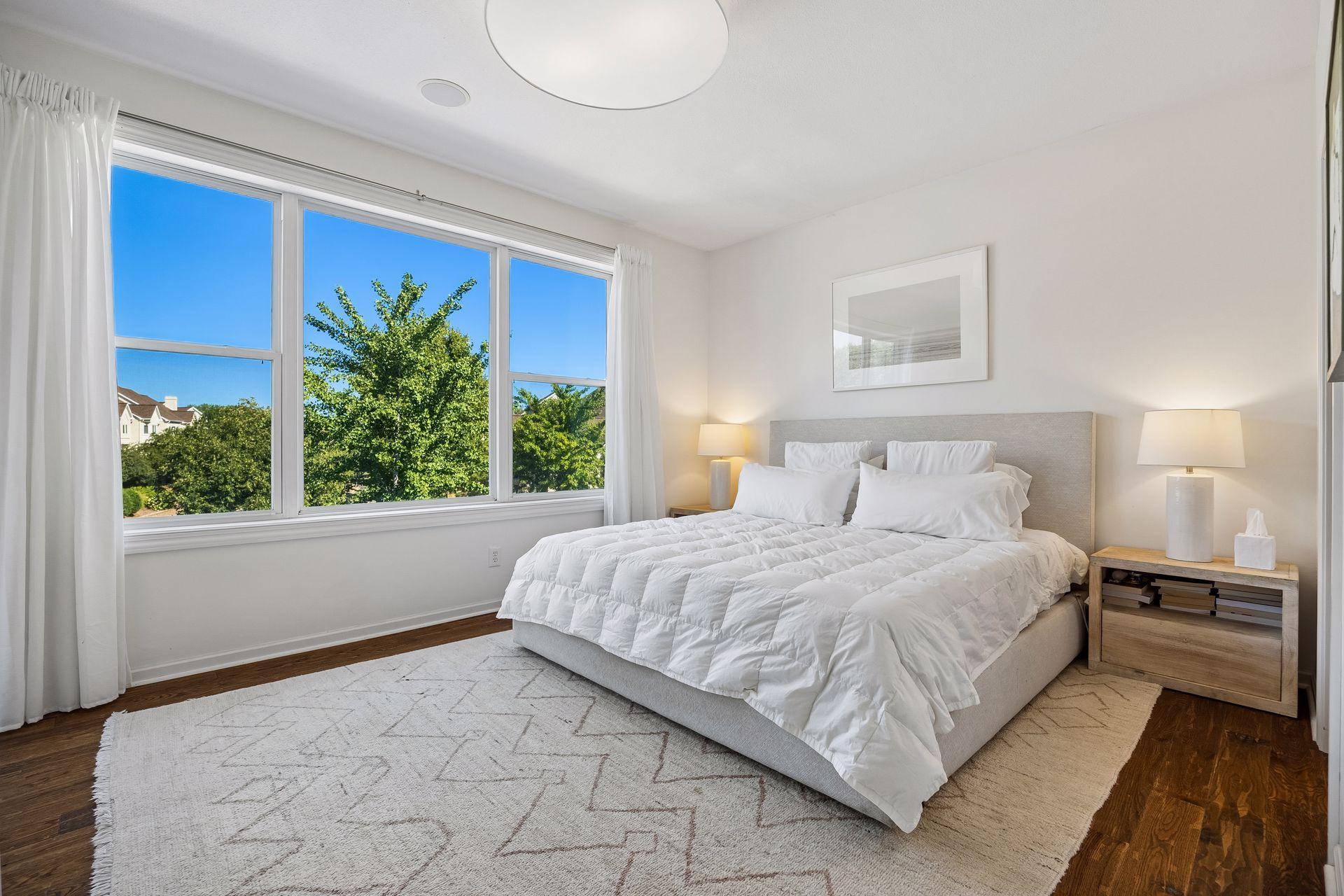 1 4th Avenue N Unit: 101
