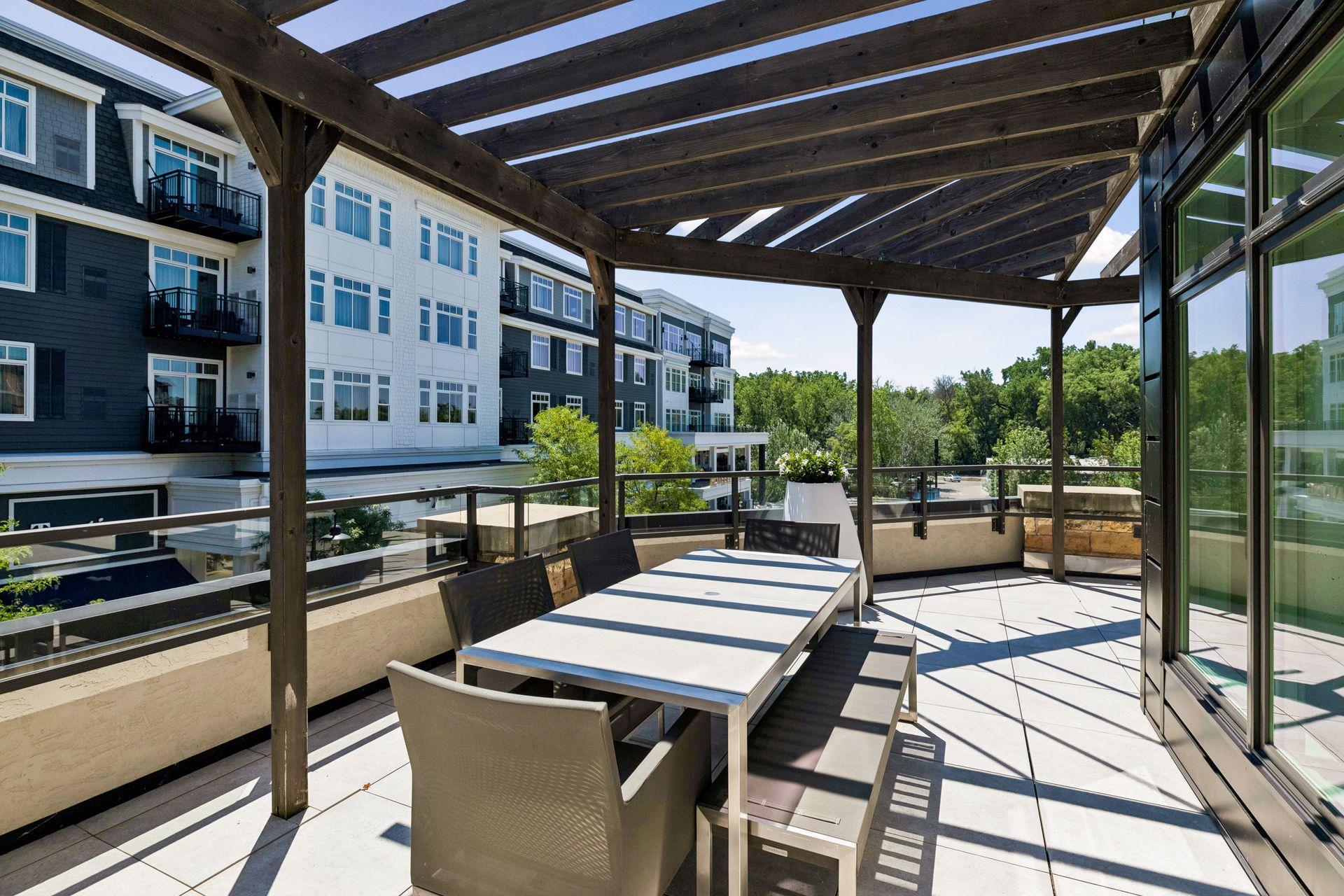 875 Lake Street N Unit: 210