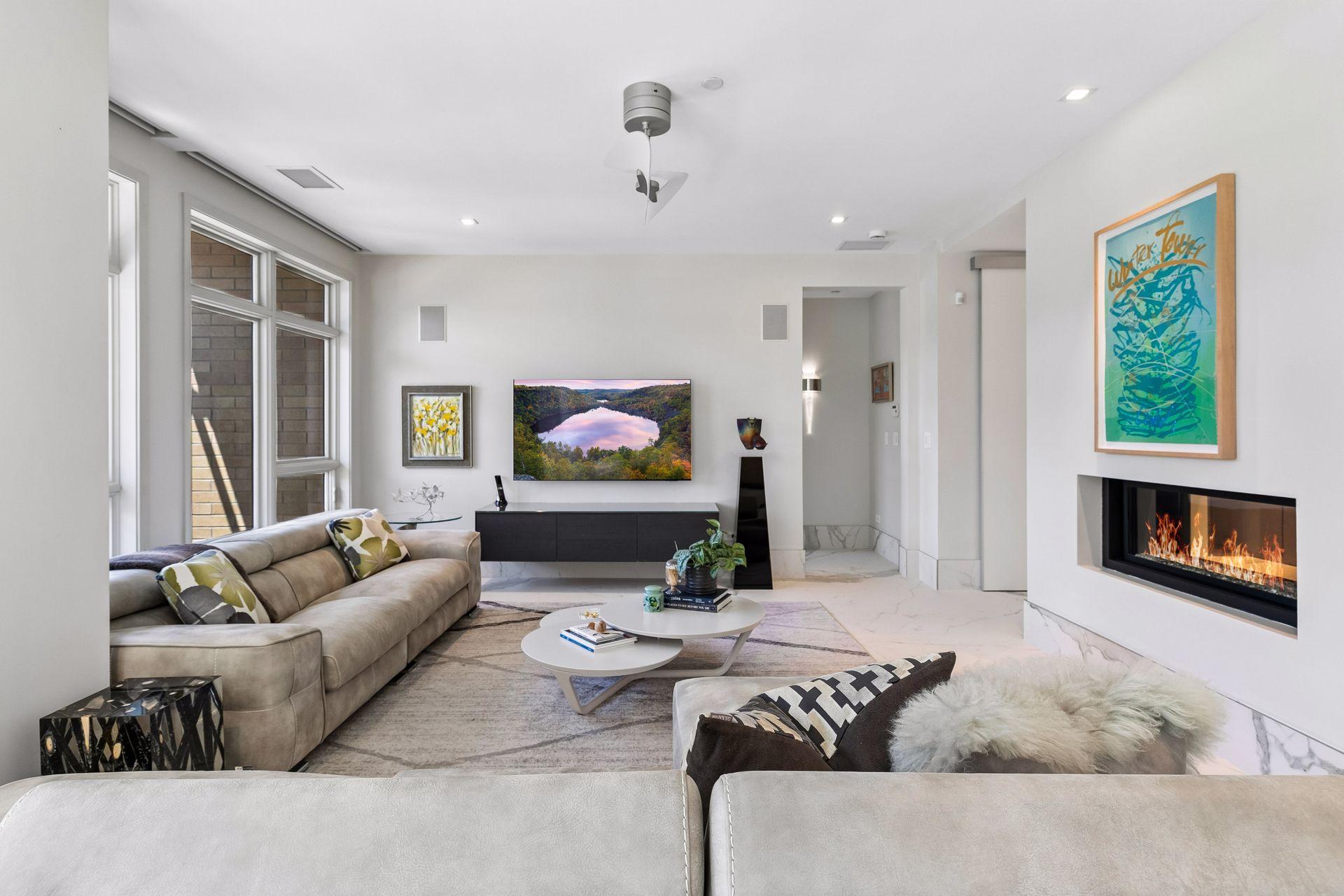 875 Lake Street N Unit: 210