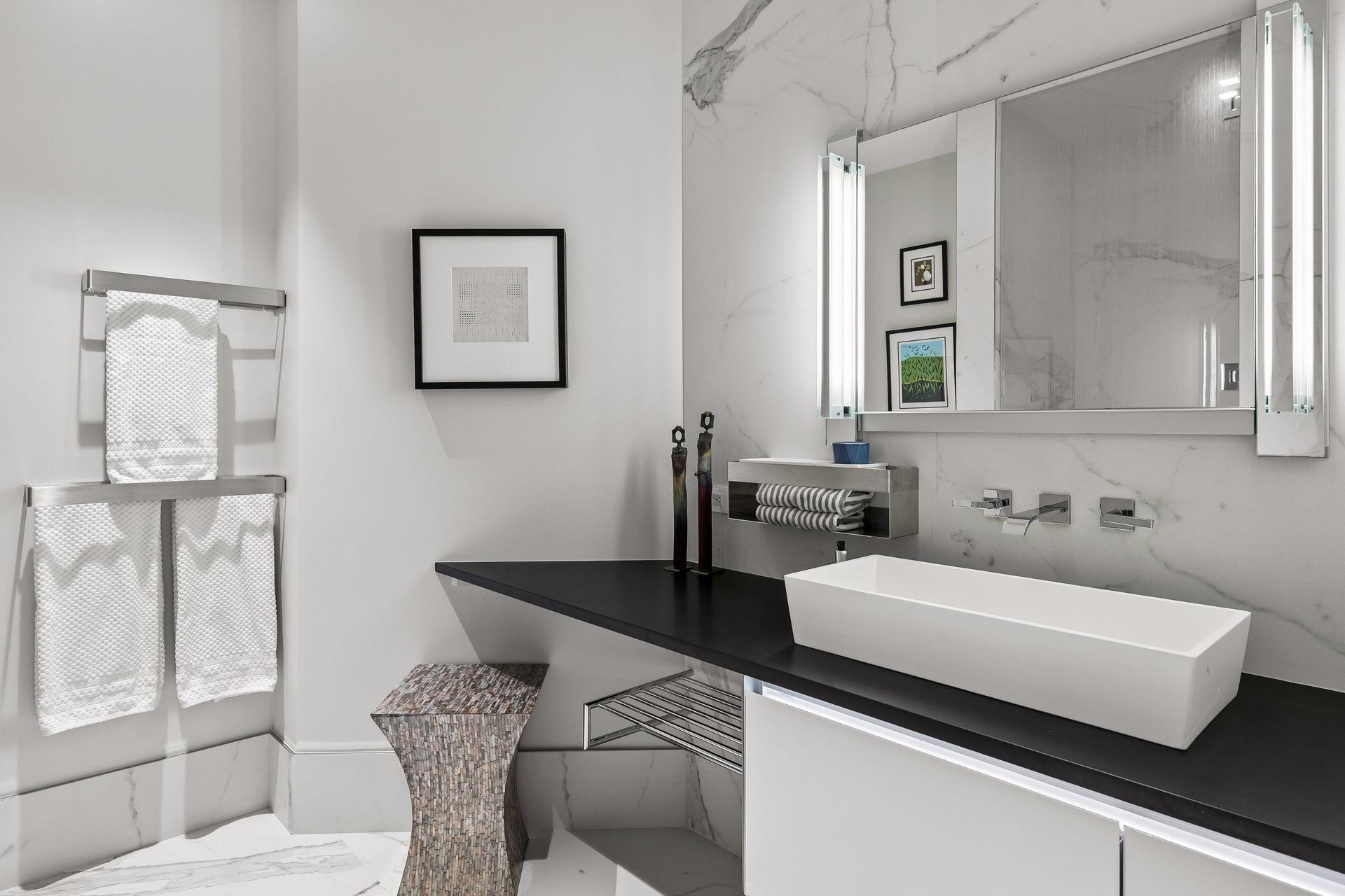 875 Lake Street N Unit: 210