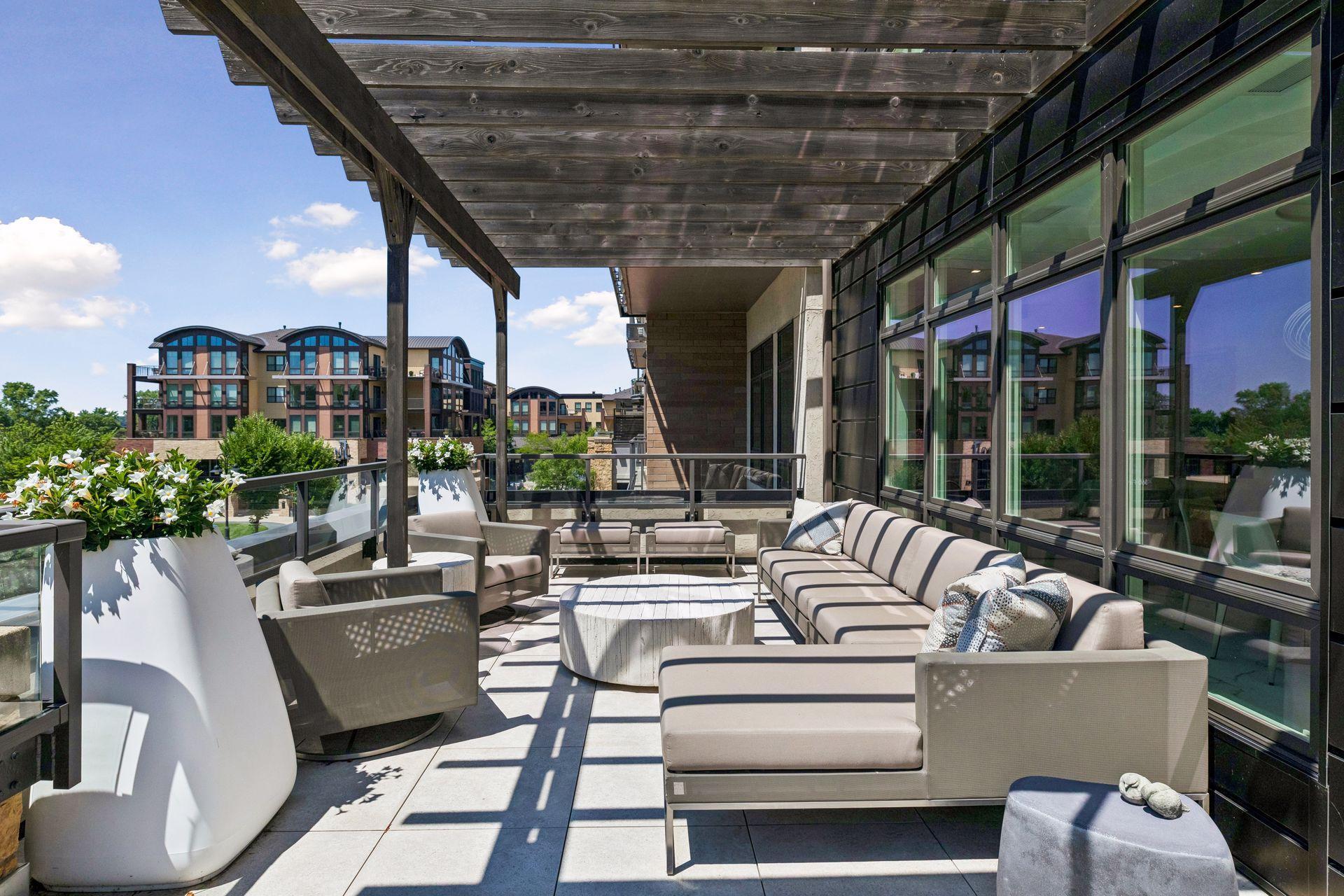 875 Lake Street N Unit: 210