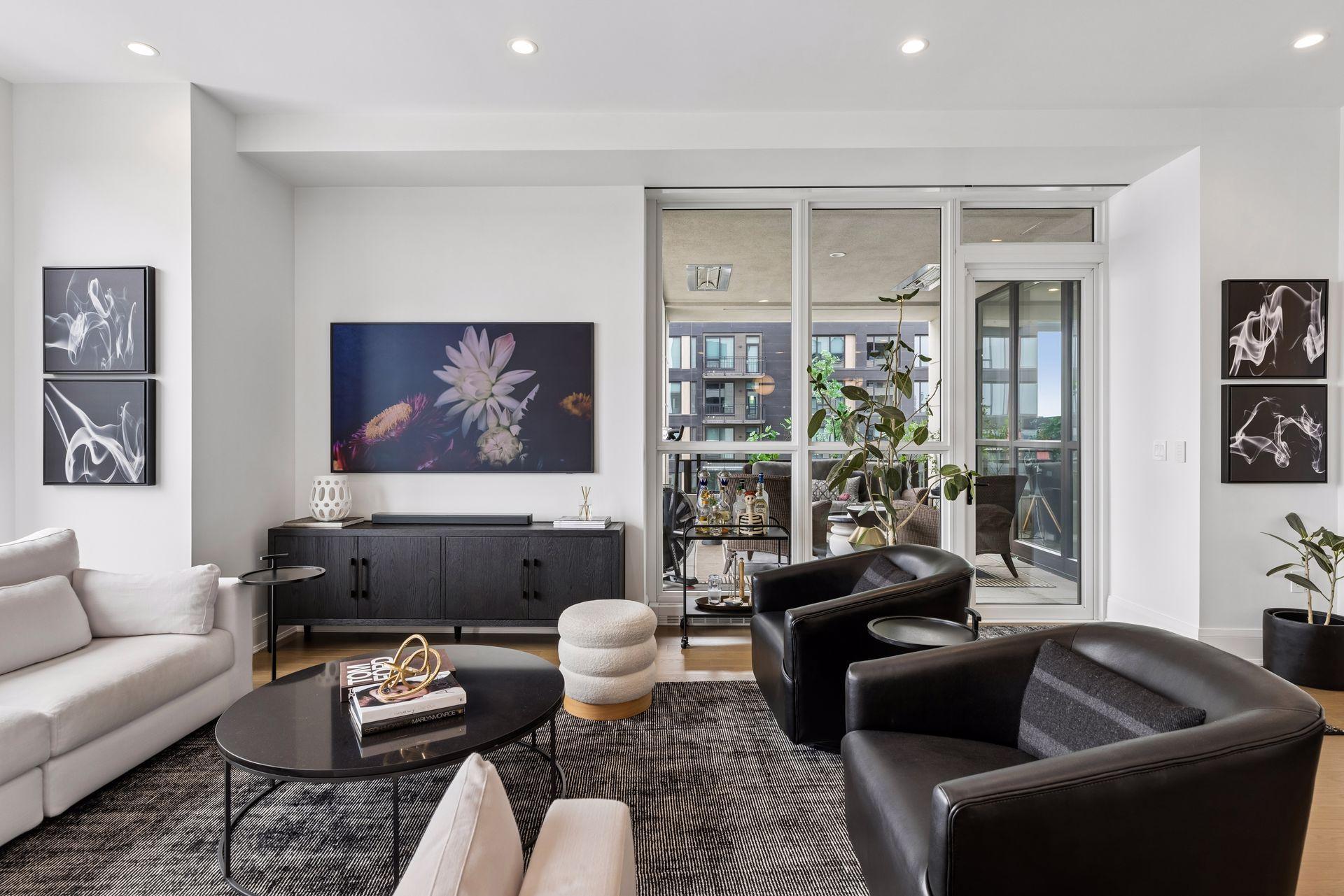 1111 W River Parkway Unit: 10E