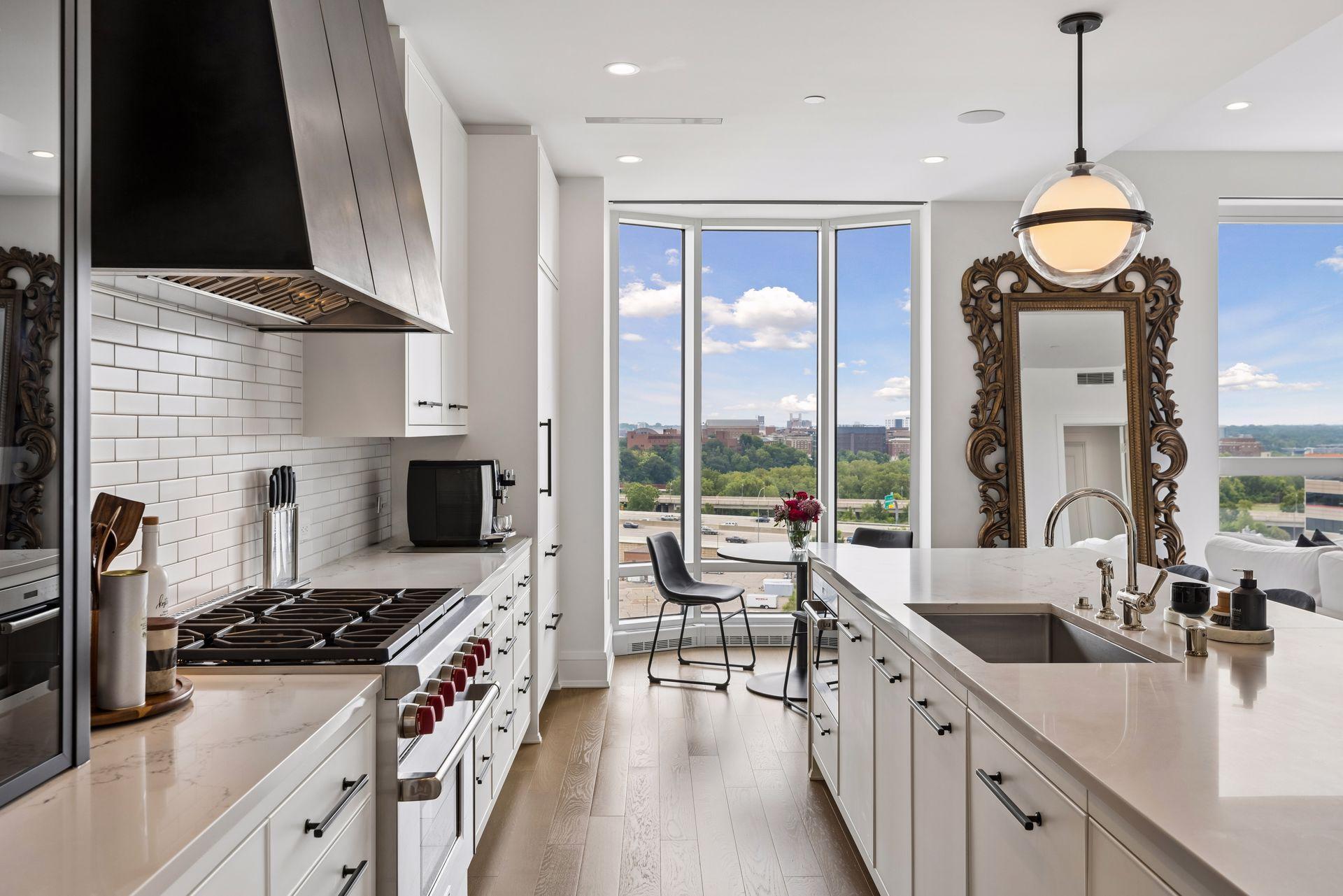 1111 W River Parkway Unit: 10E