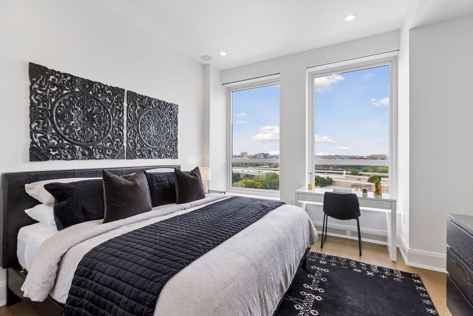 1111 W River Parkway Unit: 10E