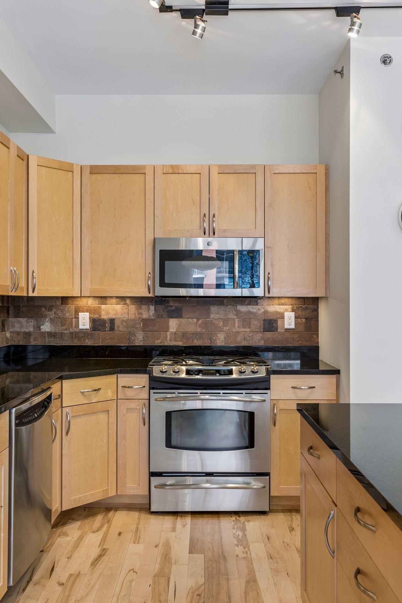 215 10th Avenue S Unit: 633