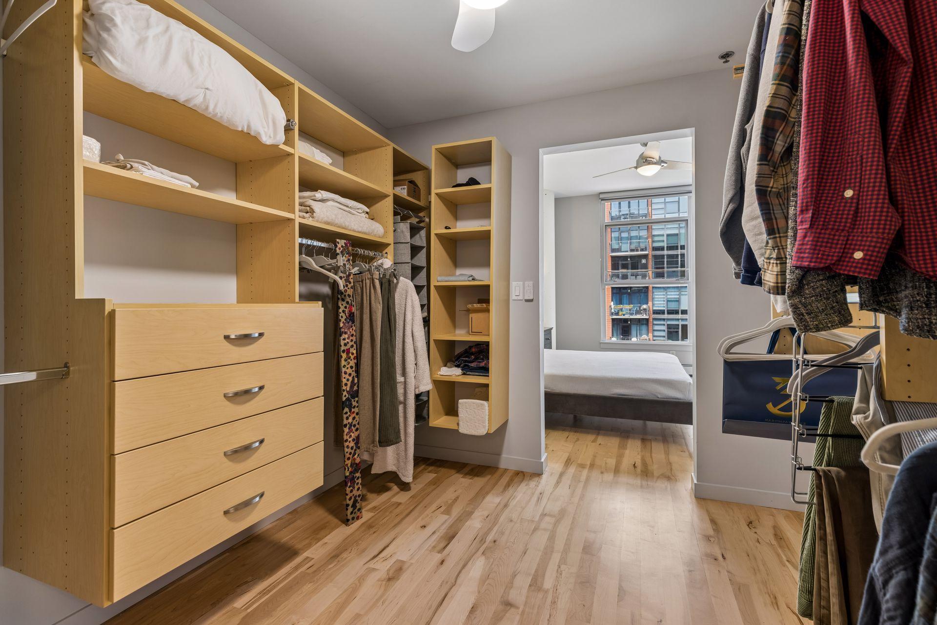 215 10th Avenue S Unit: 633