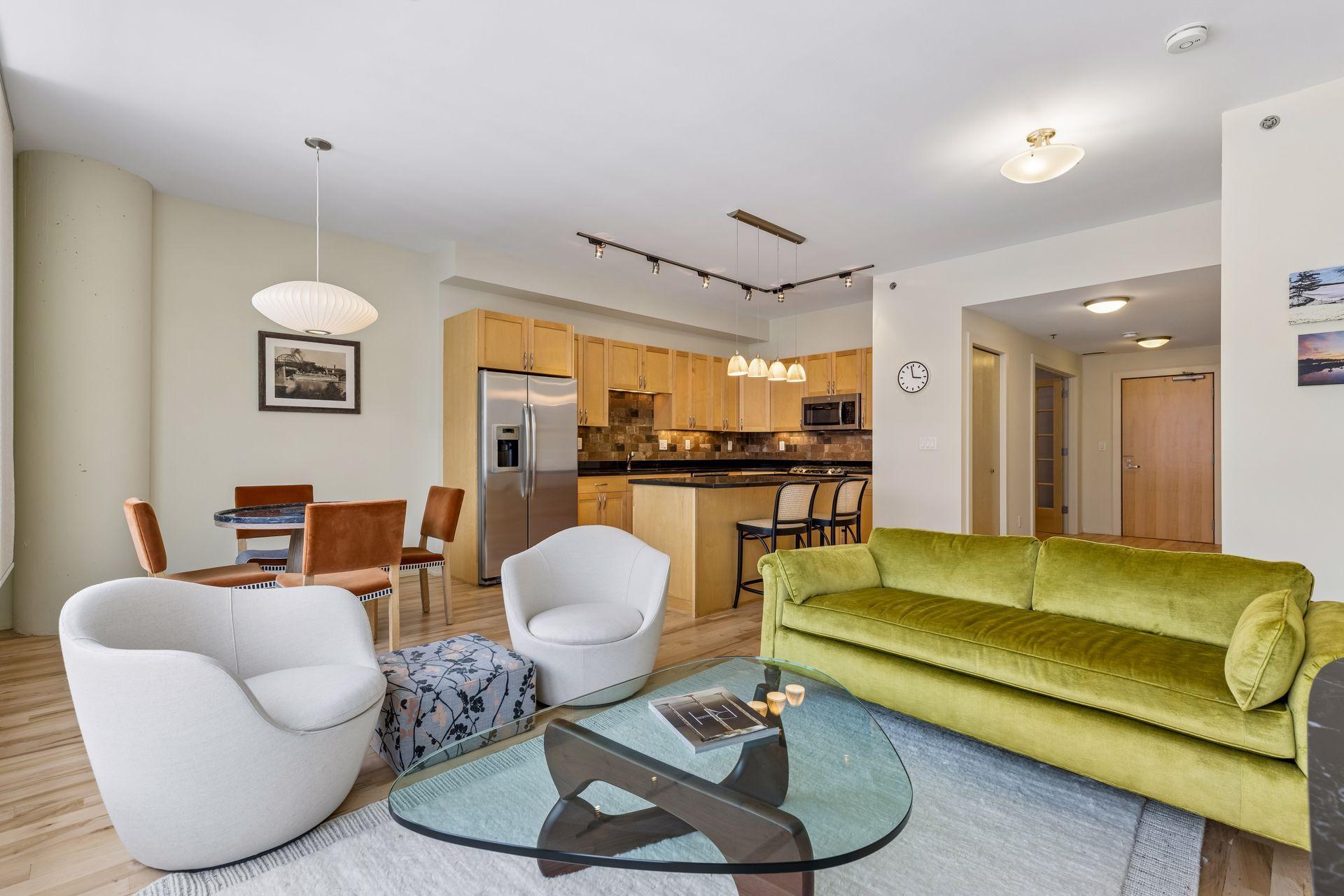 215 10th Avenue S Unit: 633