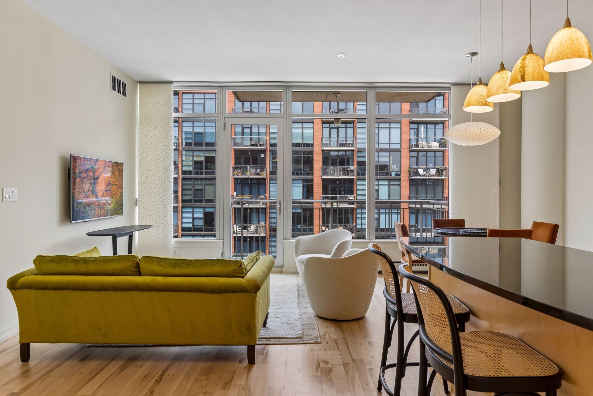 215 10th Avenue S Unit: 633