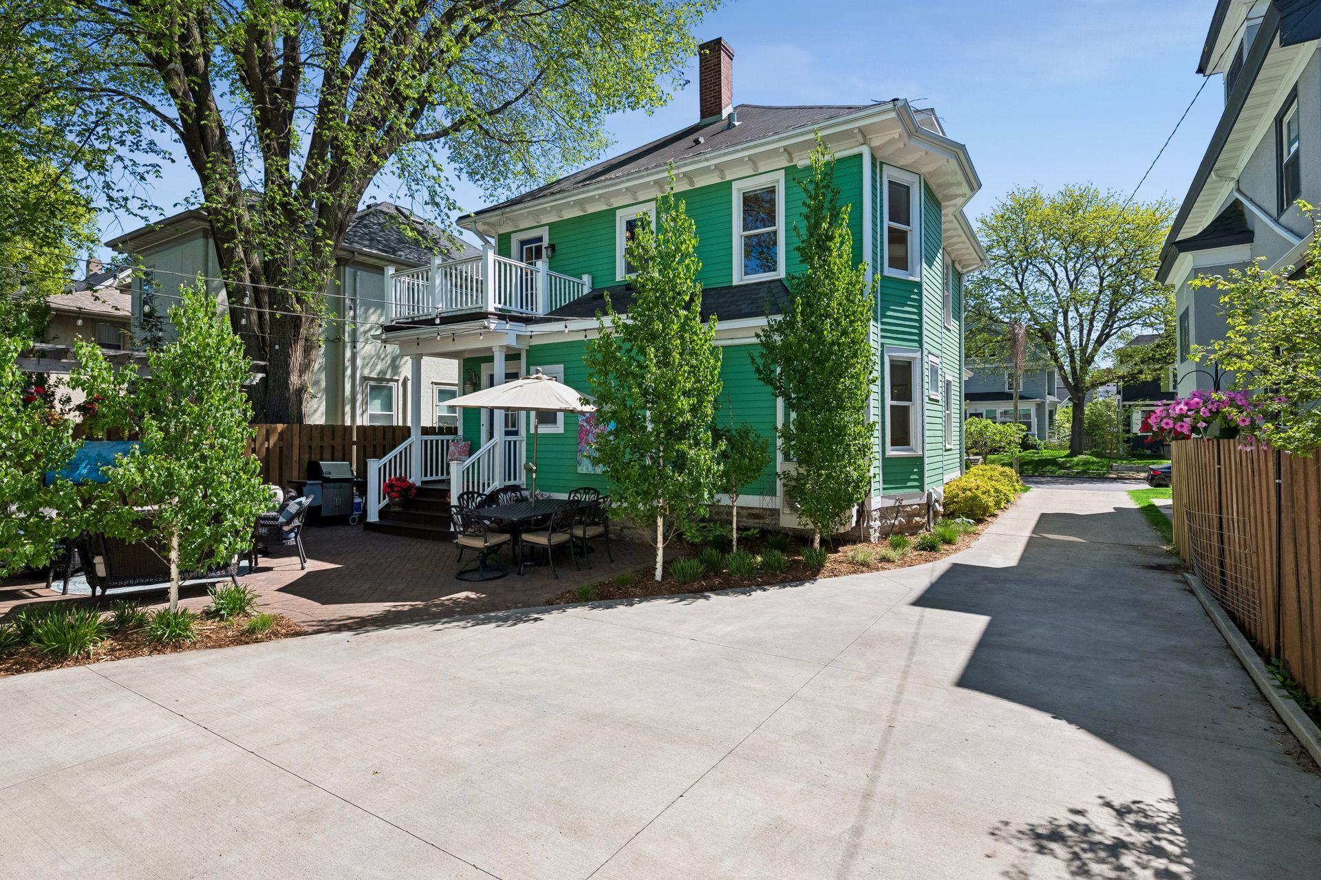 3212 Irving Avenue S