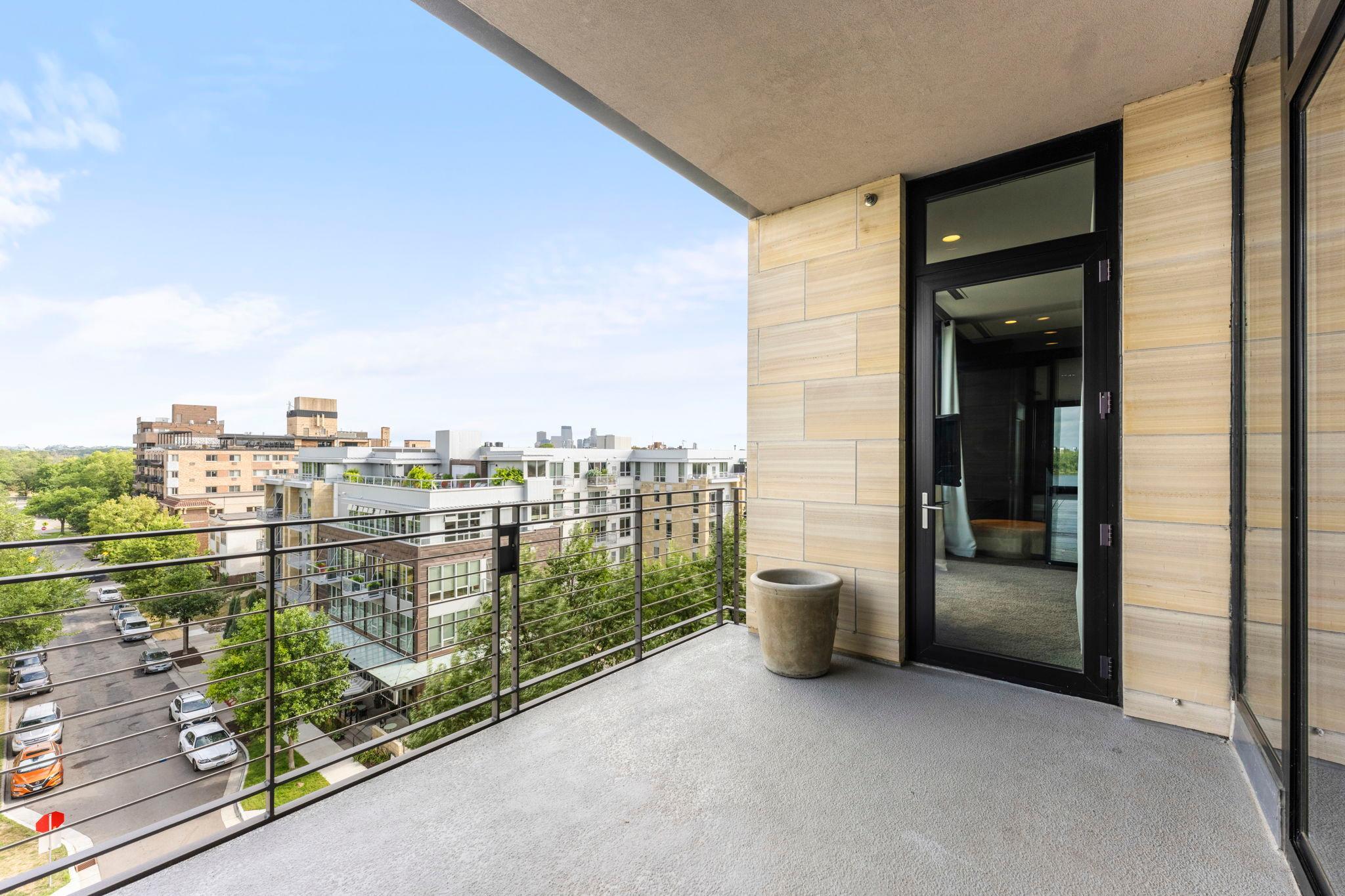 1805 W Lake Street Unit: 502