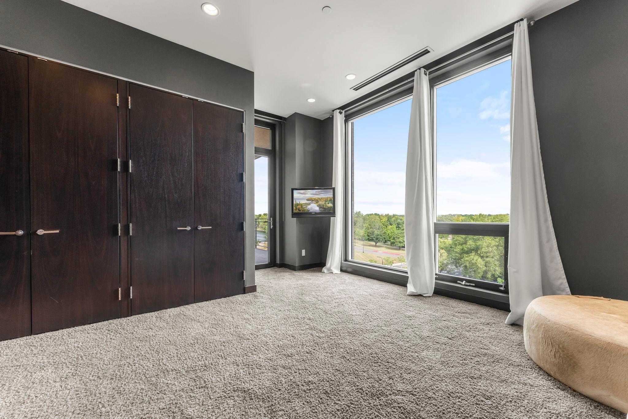 1805 W Lake Street Unit: 502