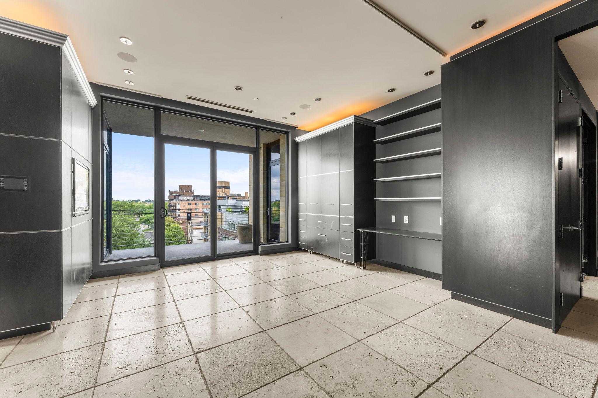 1805 W Lake Street Unit: 502