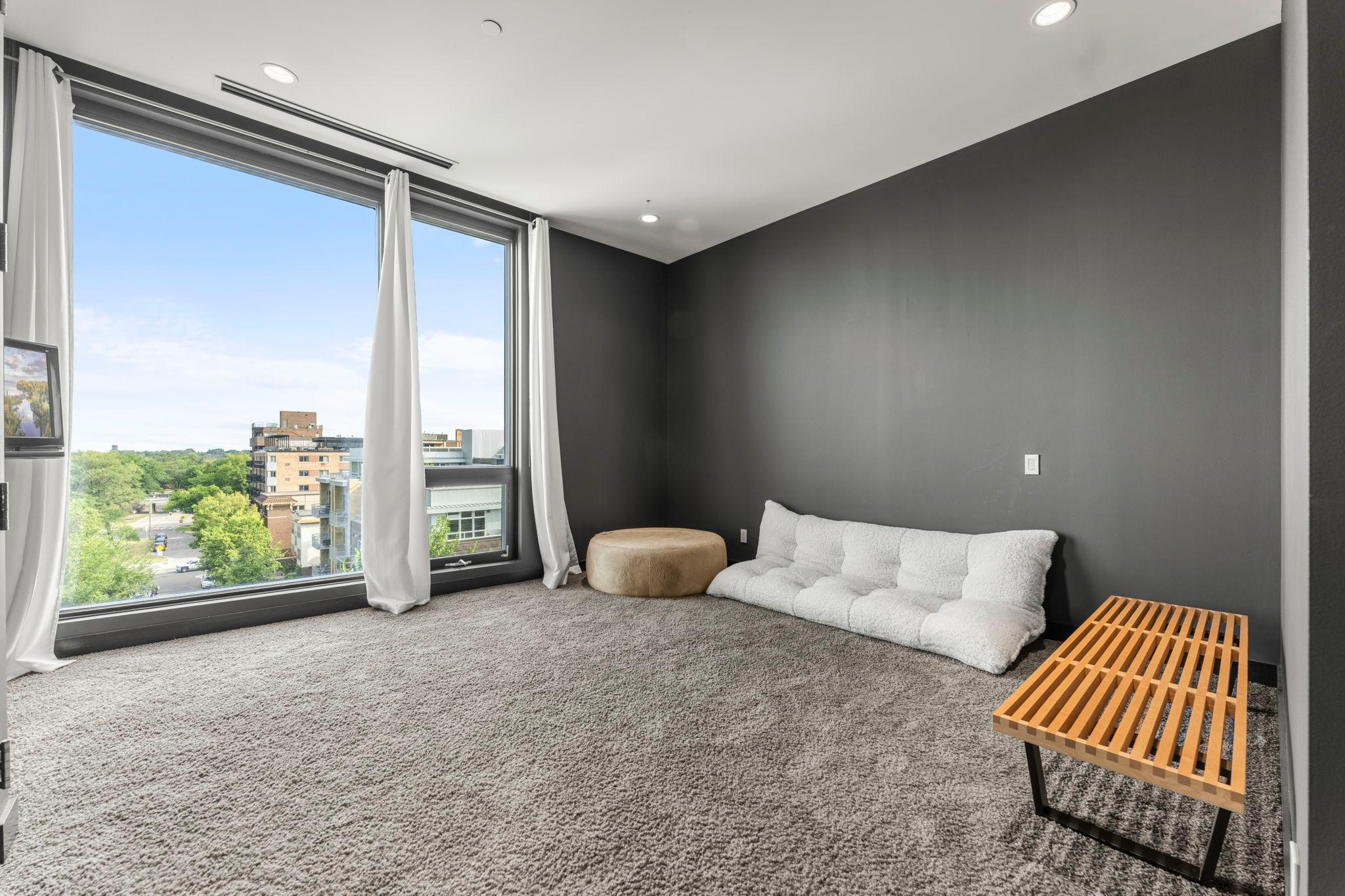 1805 W Lake Street Unit: 502