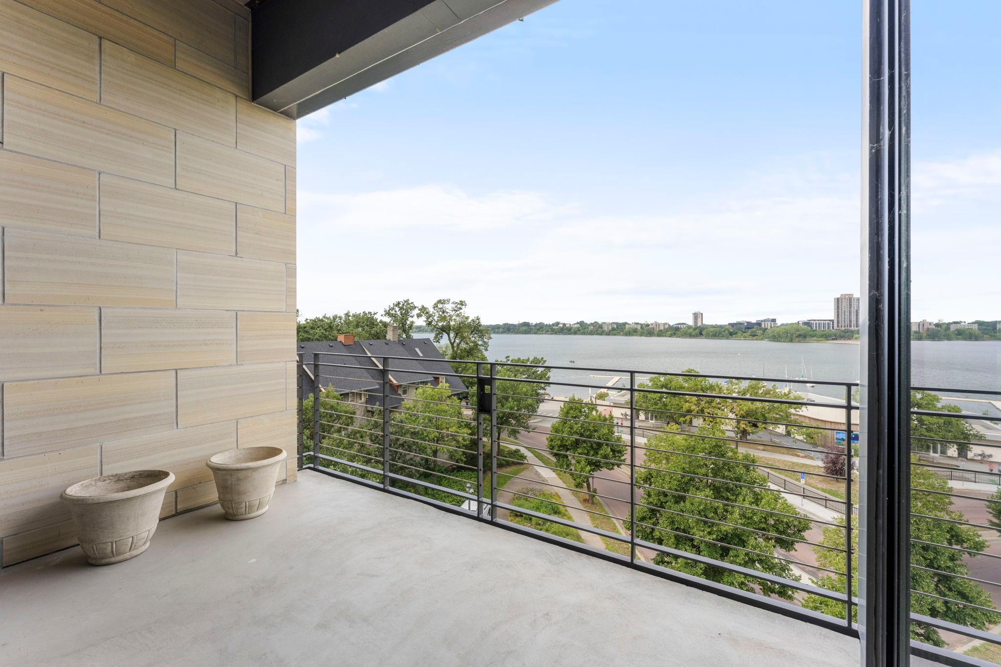 1805 W Lake Street Unit: 502