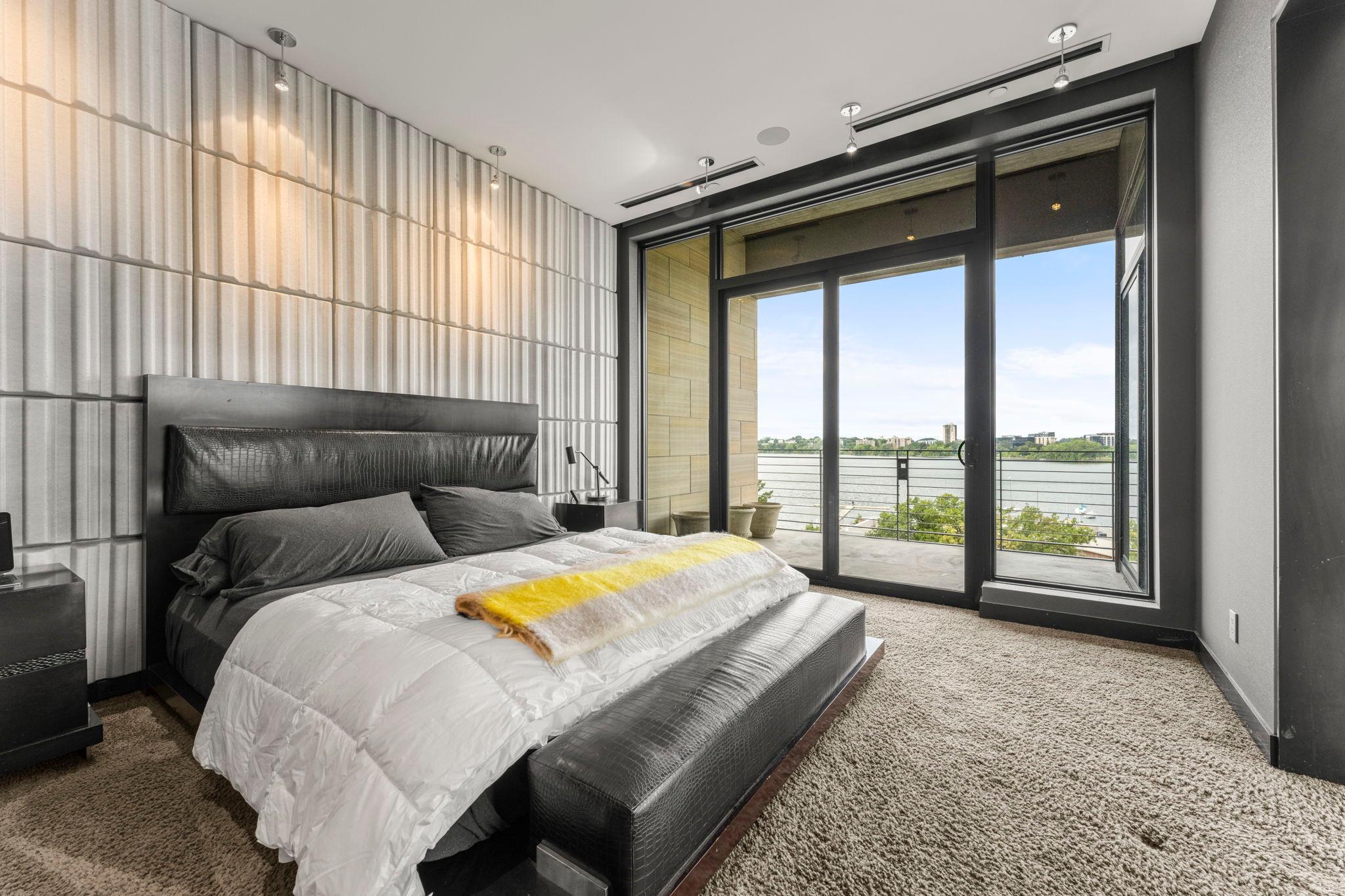 1805 W Lake Street Unit: 502