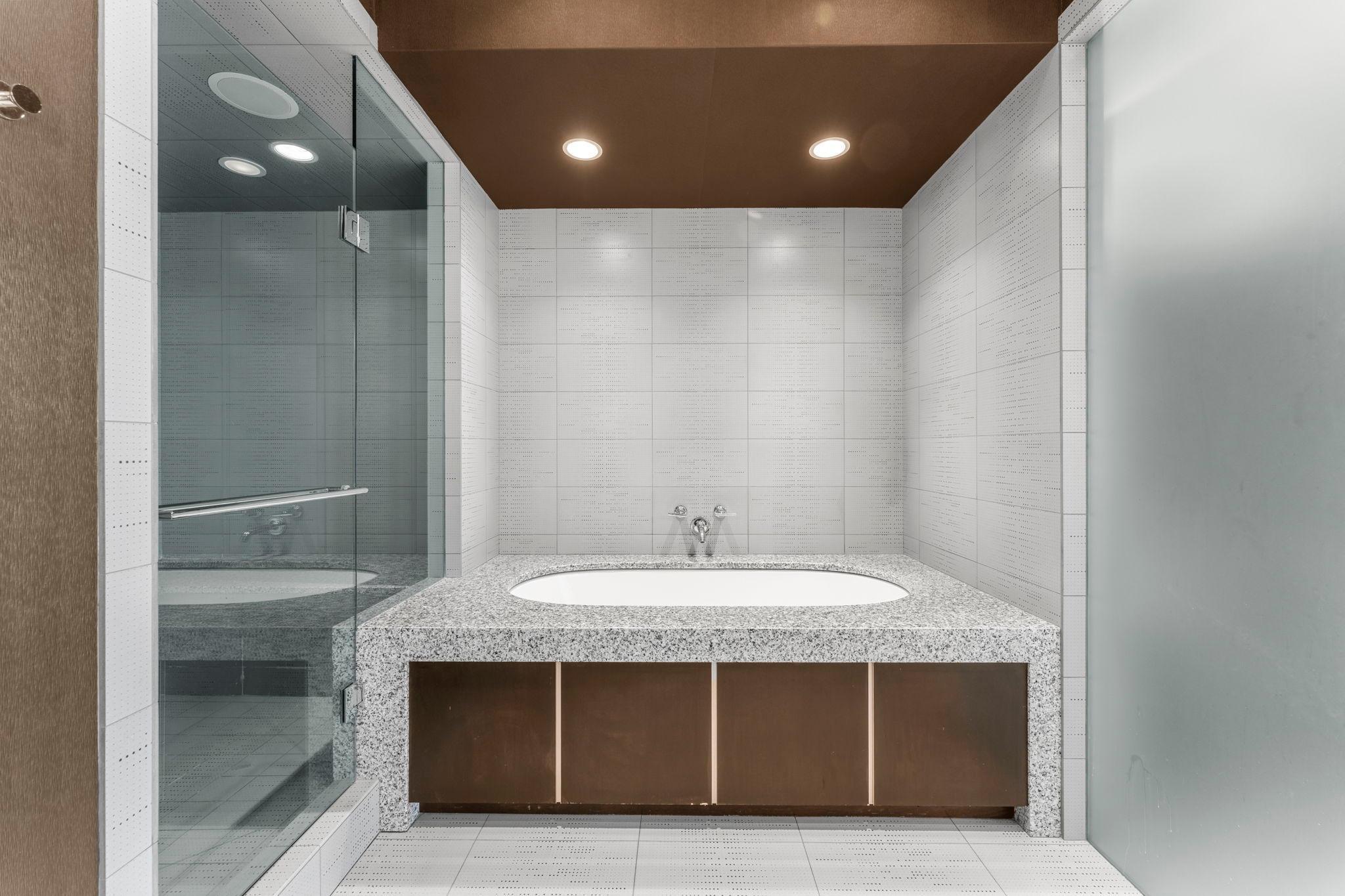 1805 W Lake Street Unit: 502