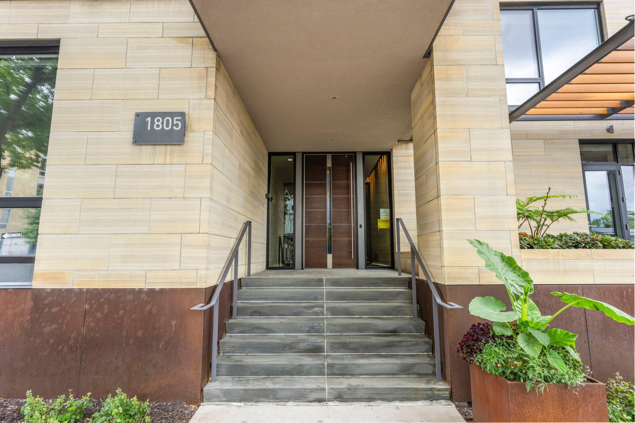 1805 W Lake Street Unit: 502