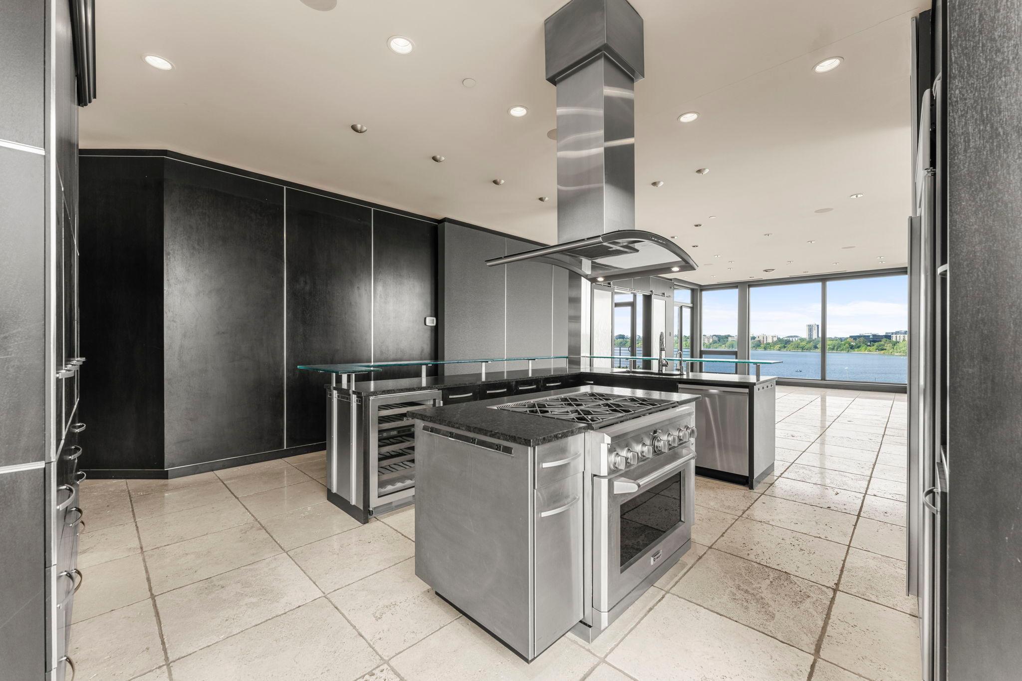 1805 W Lake Street Unit: 502