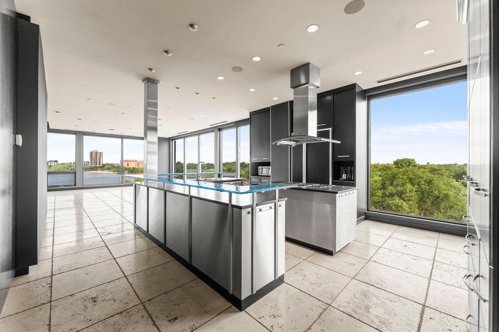 1805 W Lake Street Unit: 502