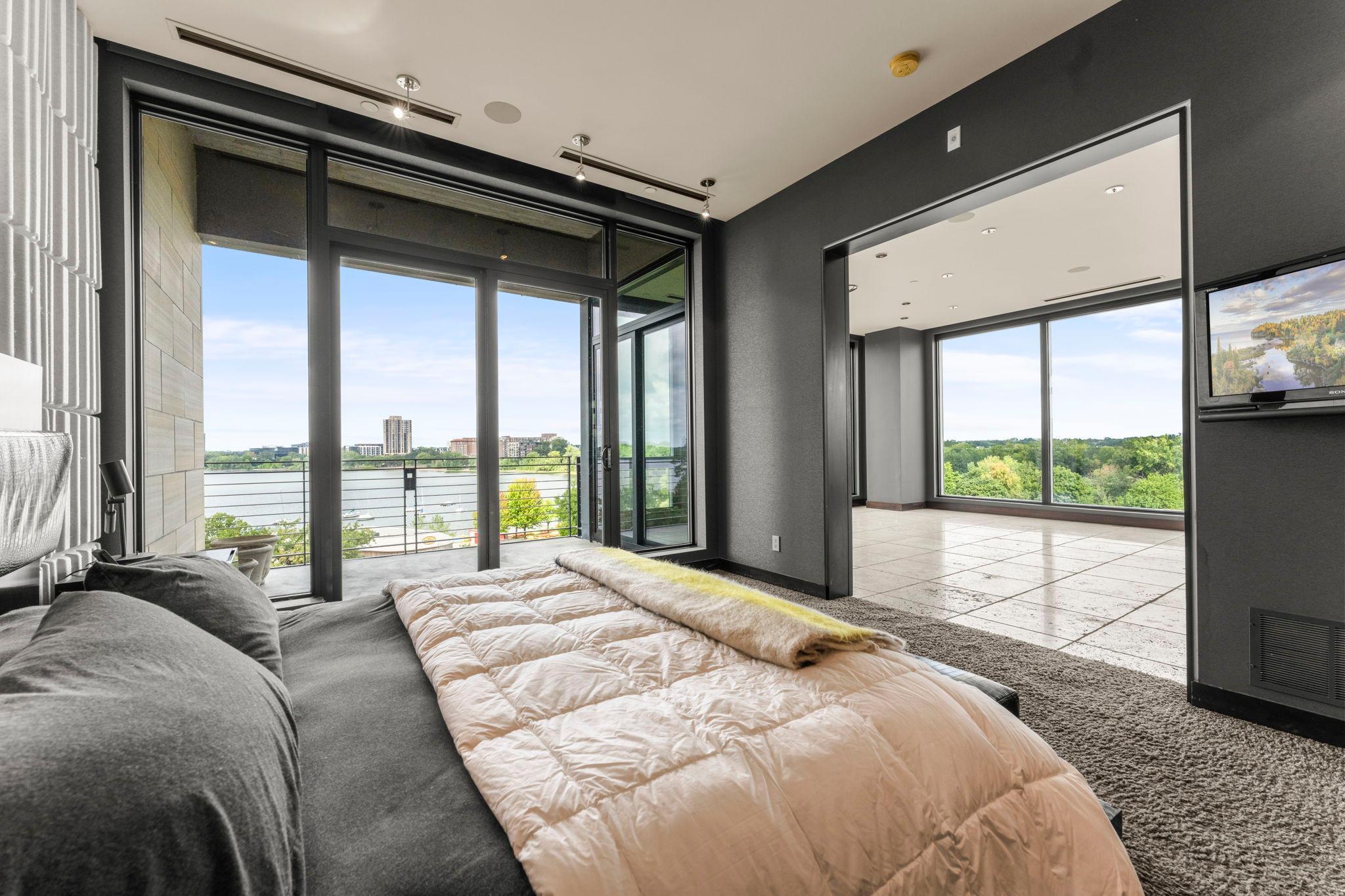 1805 W Lake Street Unit: 502
