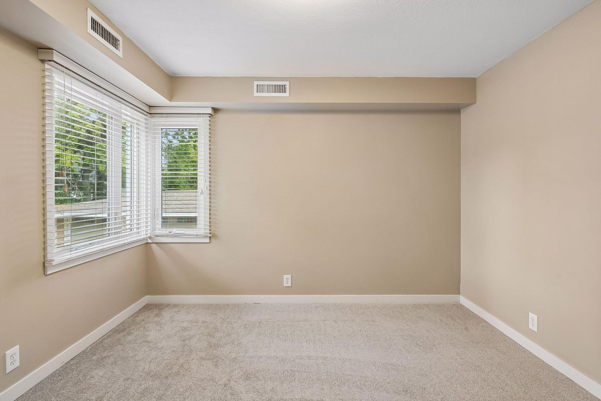 5412 France Avenue S Unit: 112