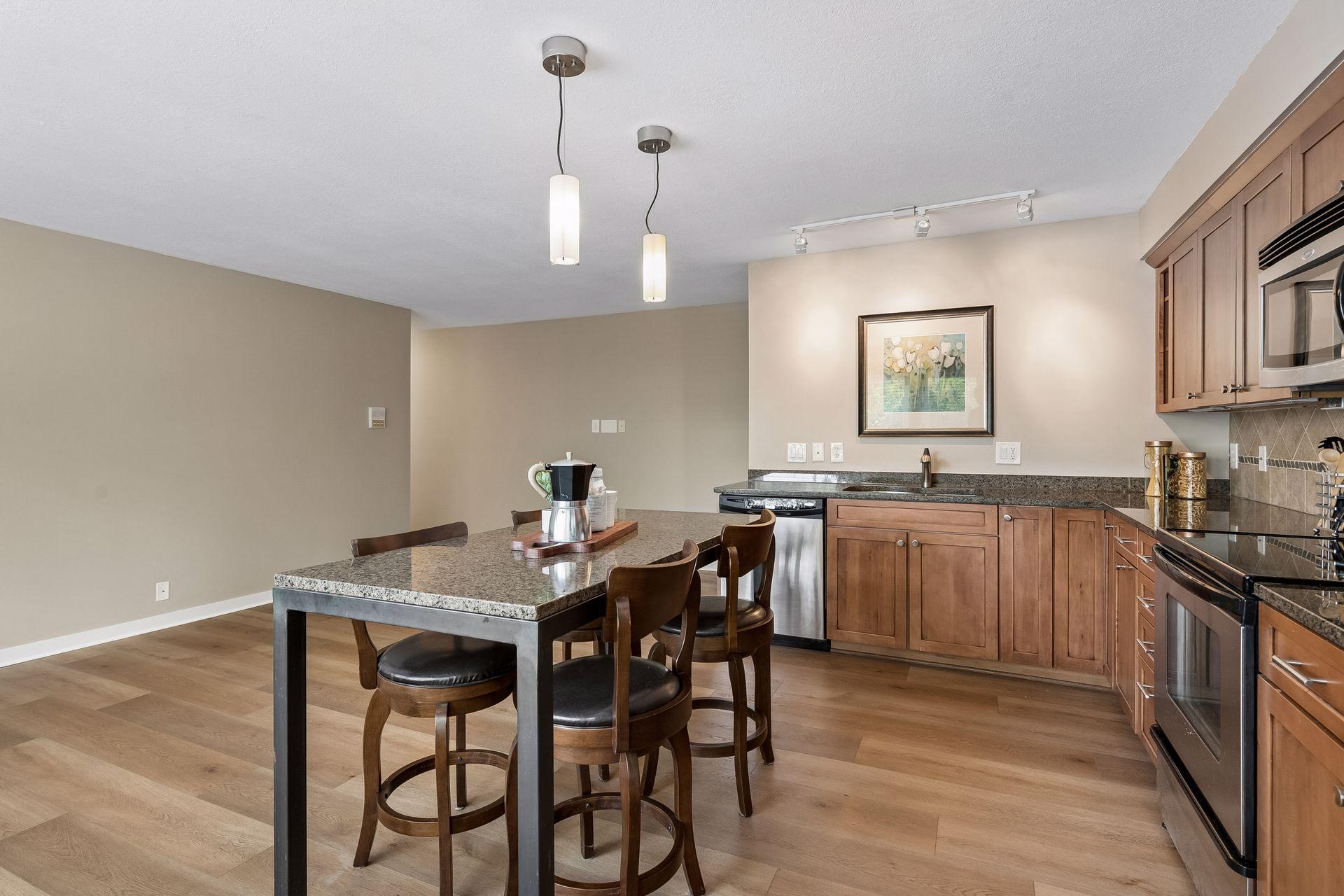5412 France Avenue S Unit: 112