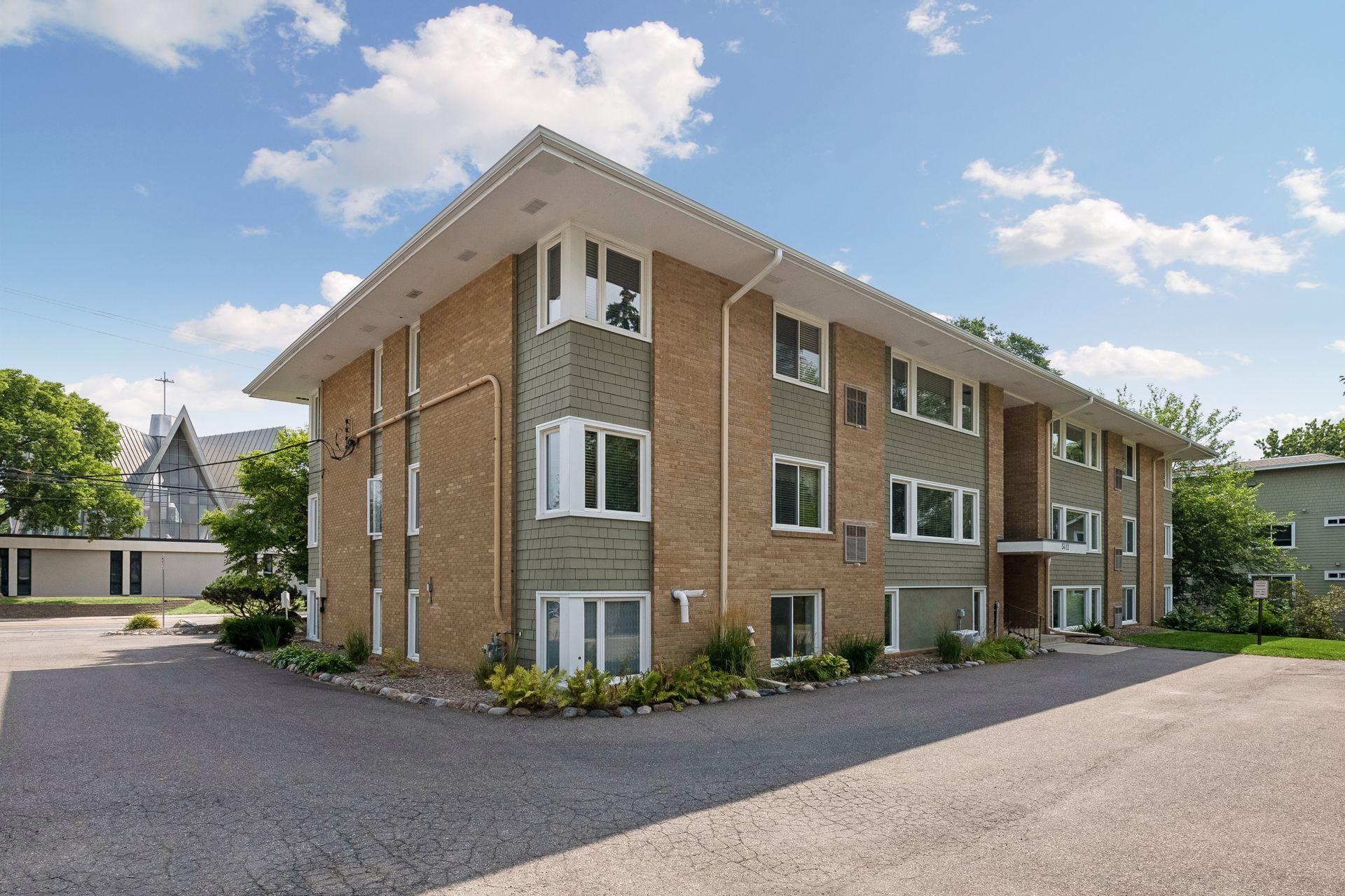5412 France Avenue S Unit: 112
