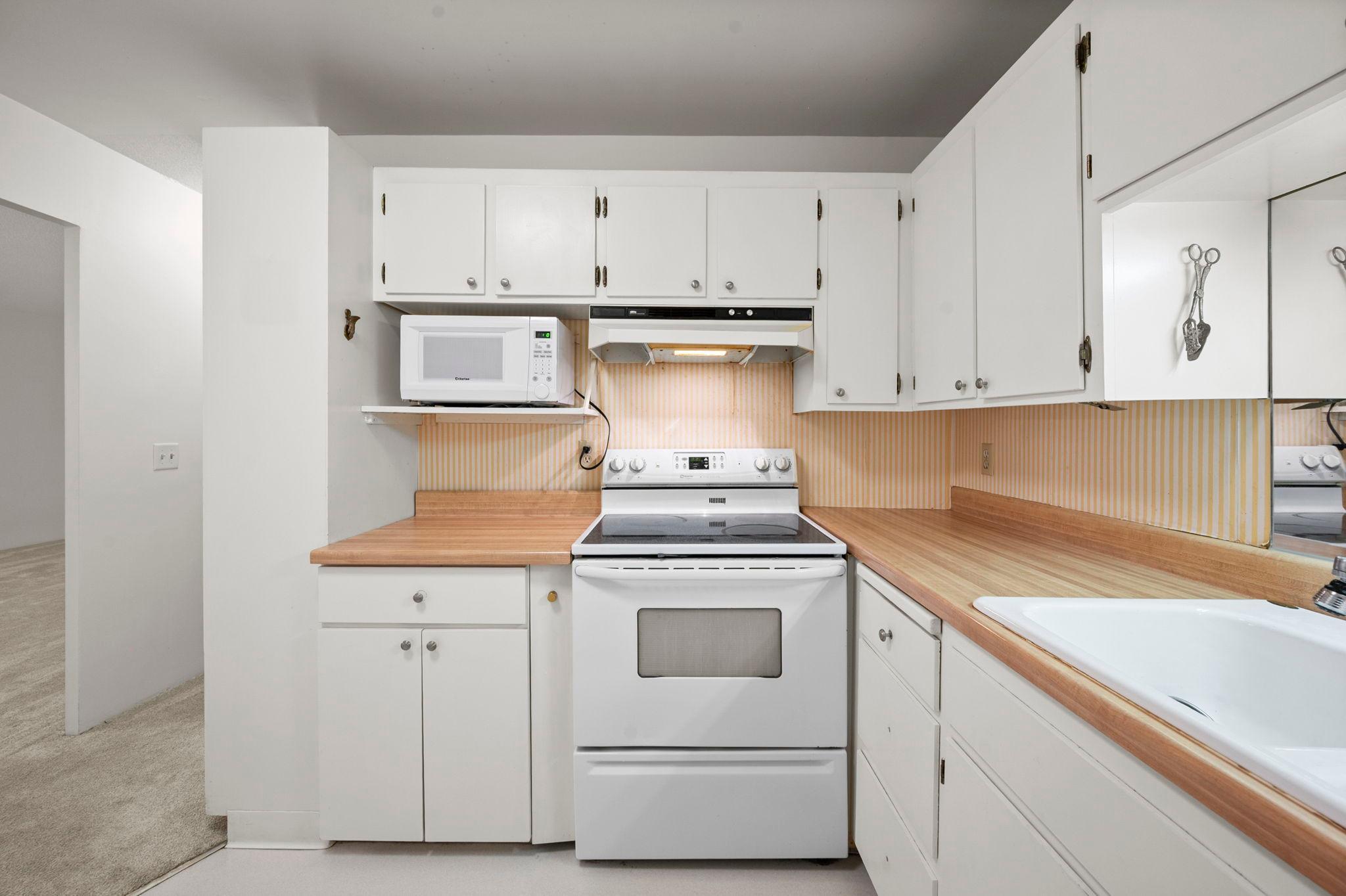 6450 York Avenue S Unit: 207