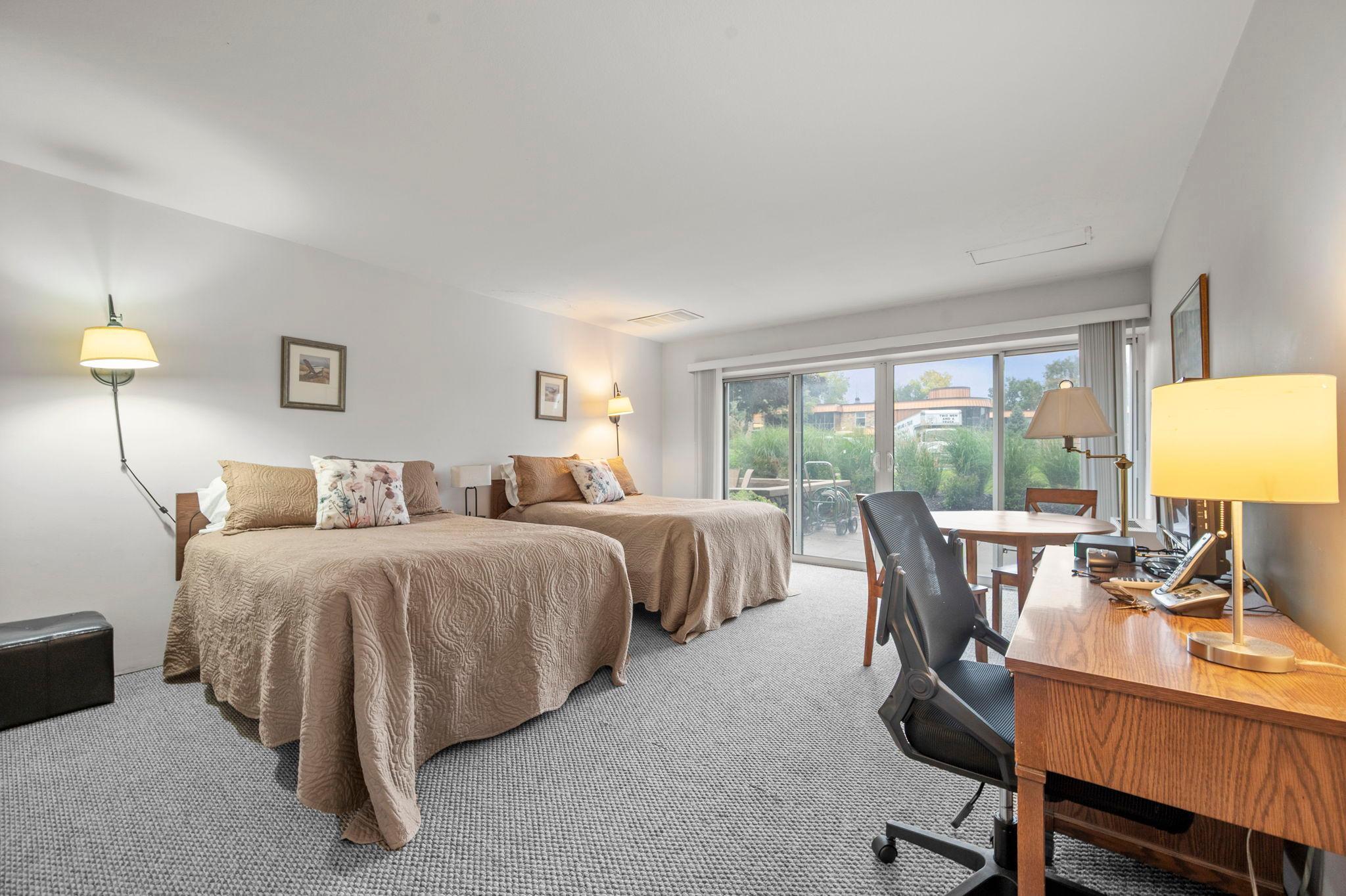 6450 York Avenue S Unit: 207