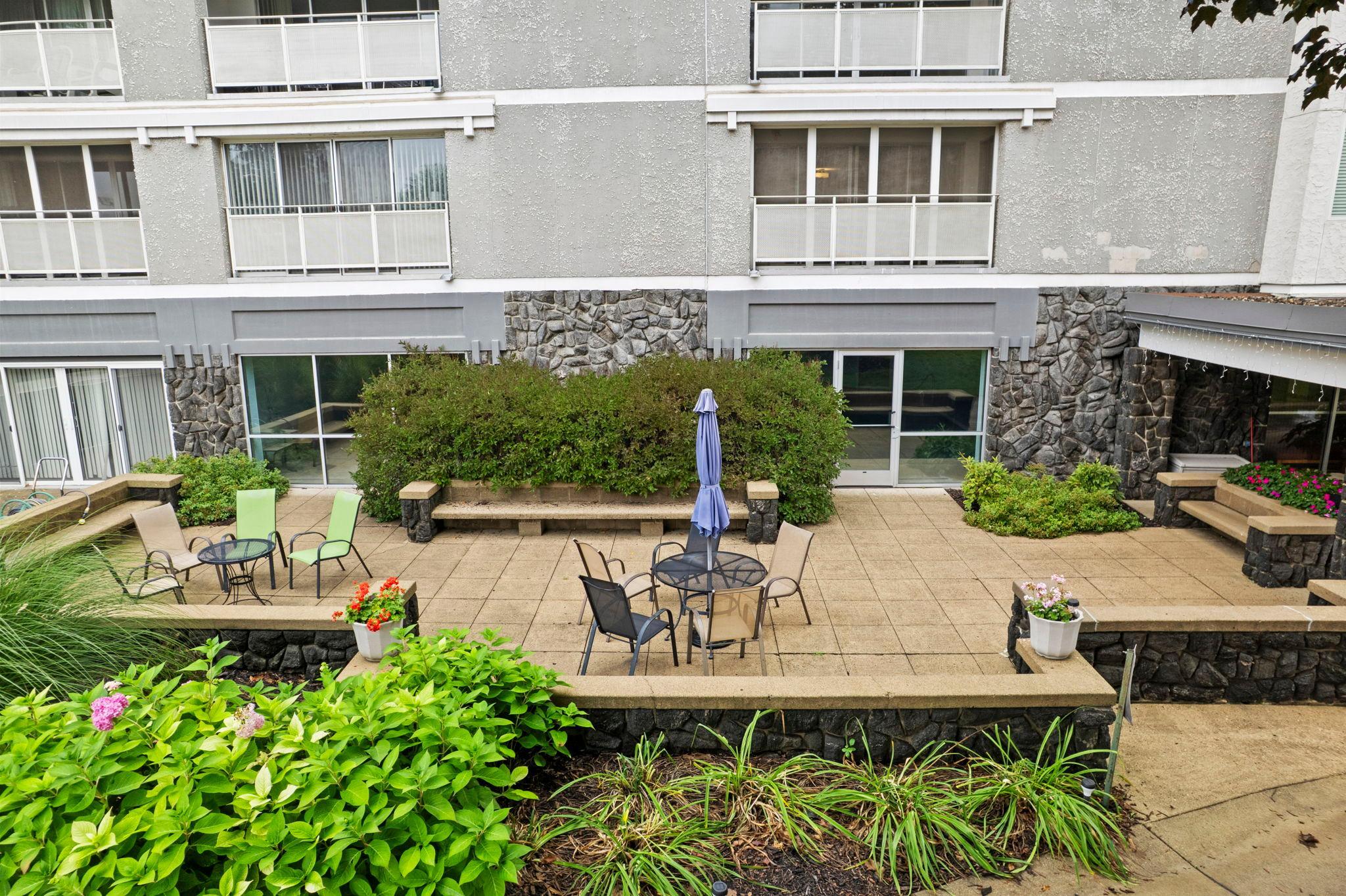 6450 York Avenue S Unit: 207