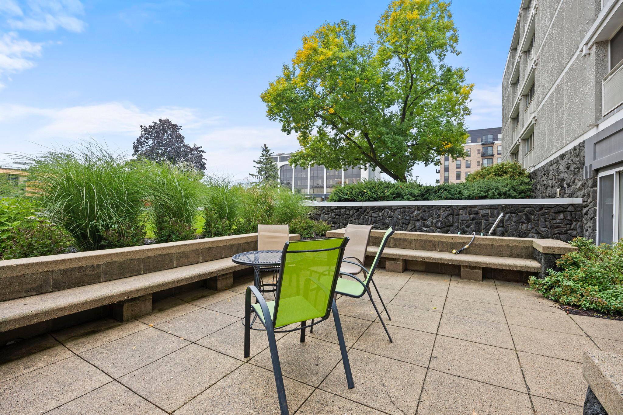 6450 York Avenue S Unit: 207