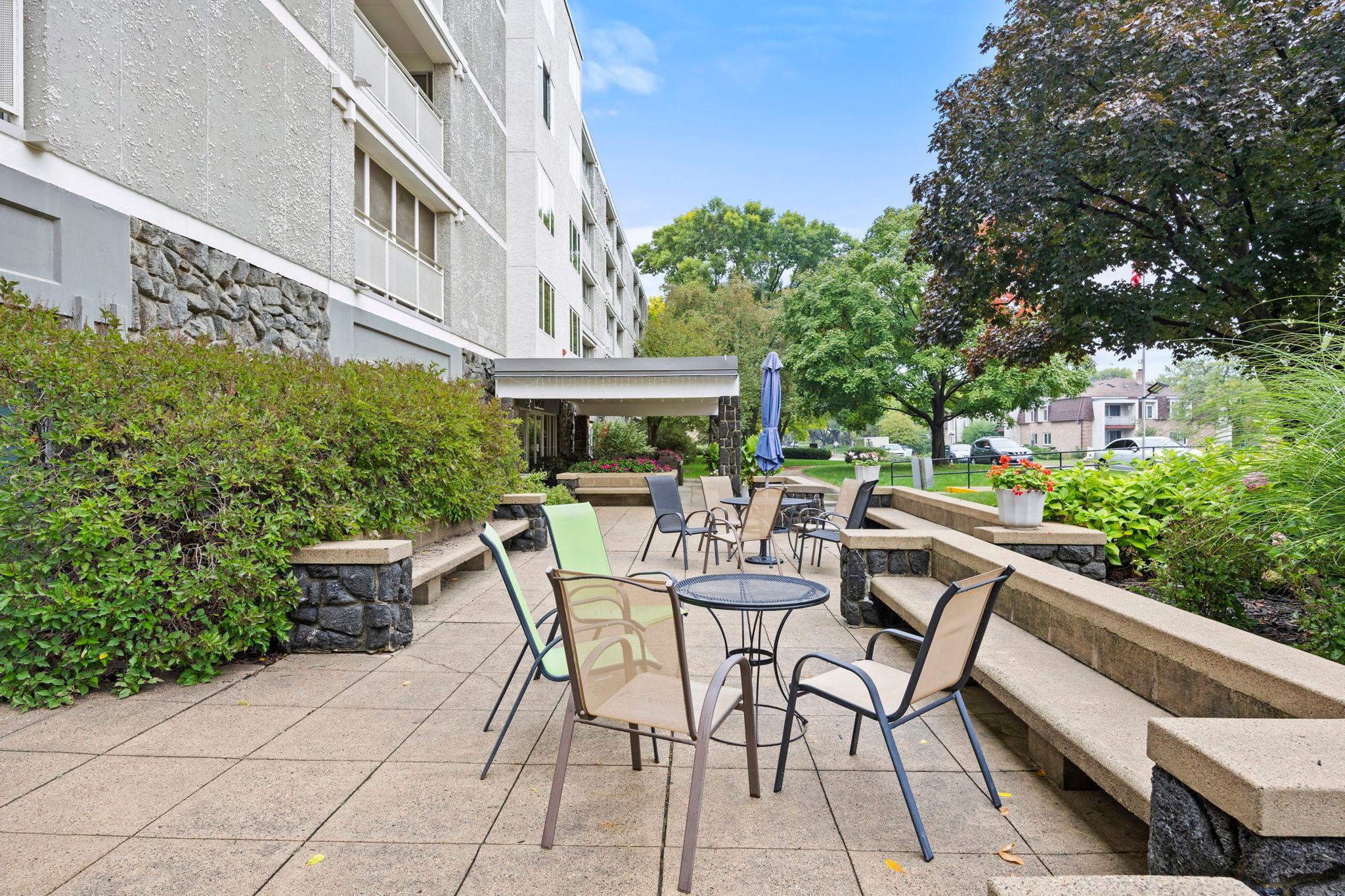 6450 York Avenue S Unit: 207