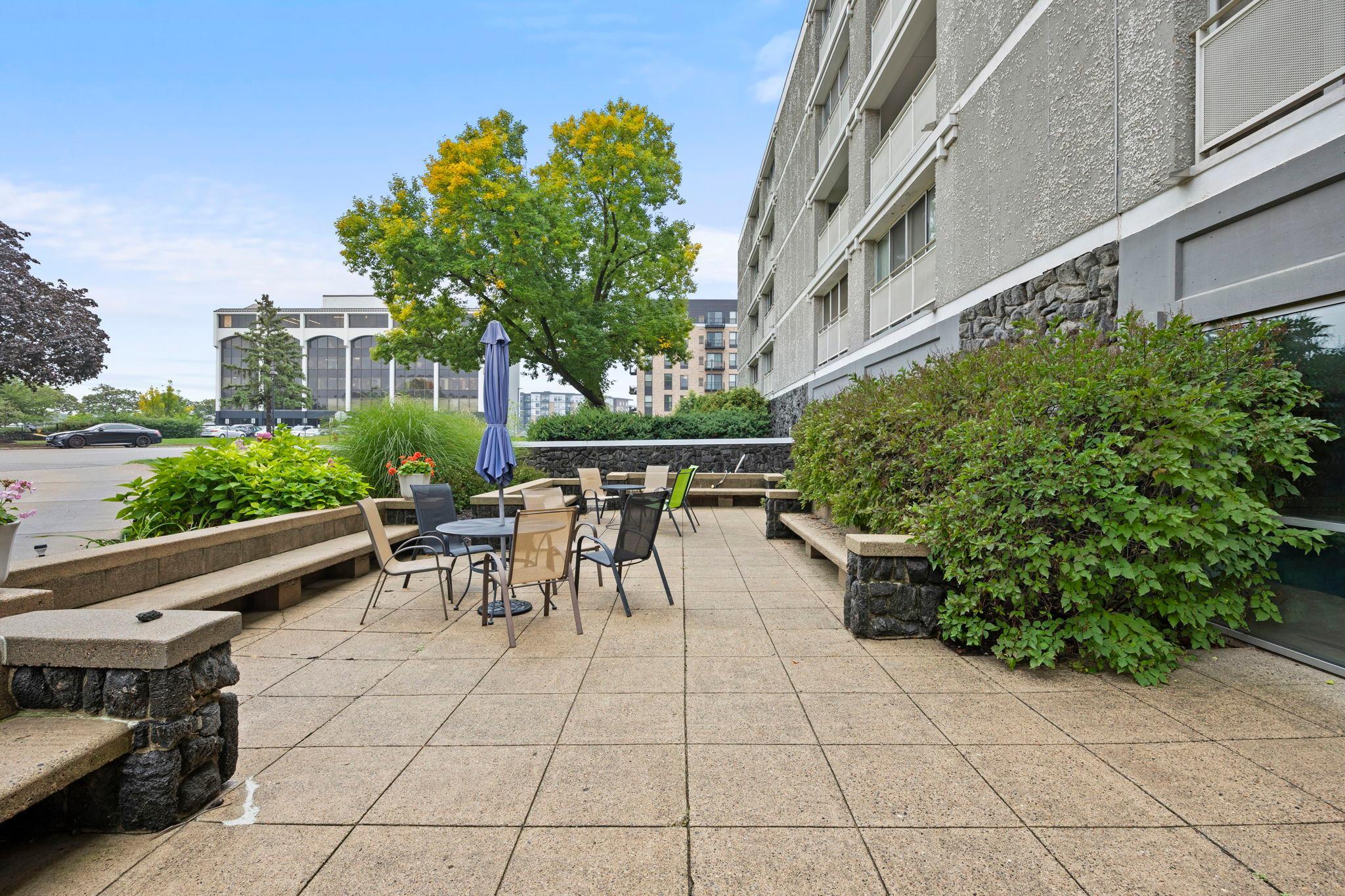 6450 York Avenue S Unit: 207