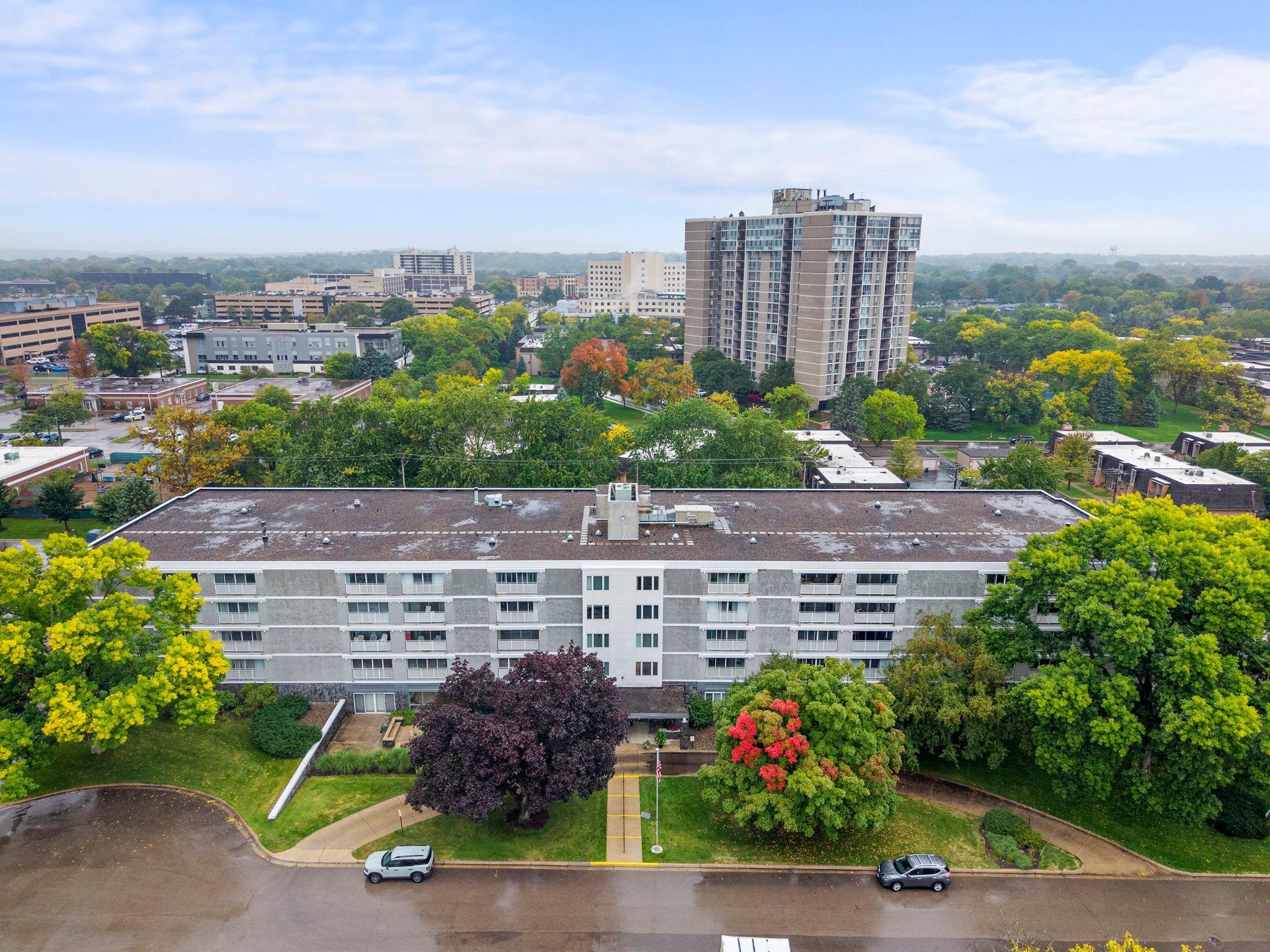 6450 York Avenue S Unit: 207