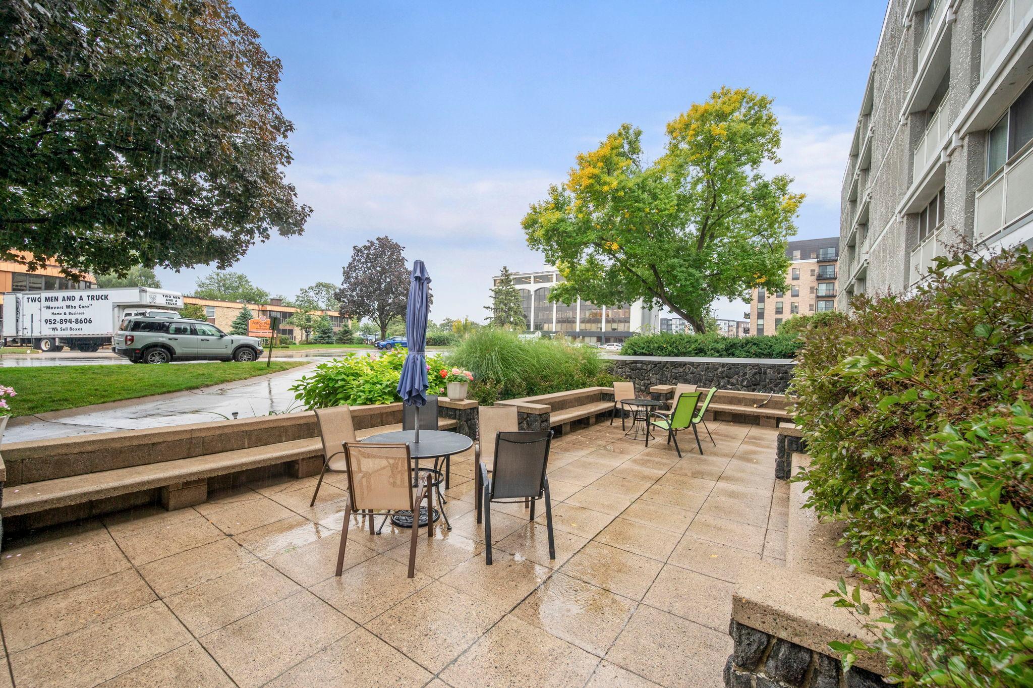 6450 York Avenue S Unit: 207