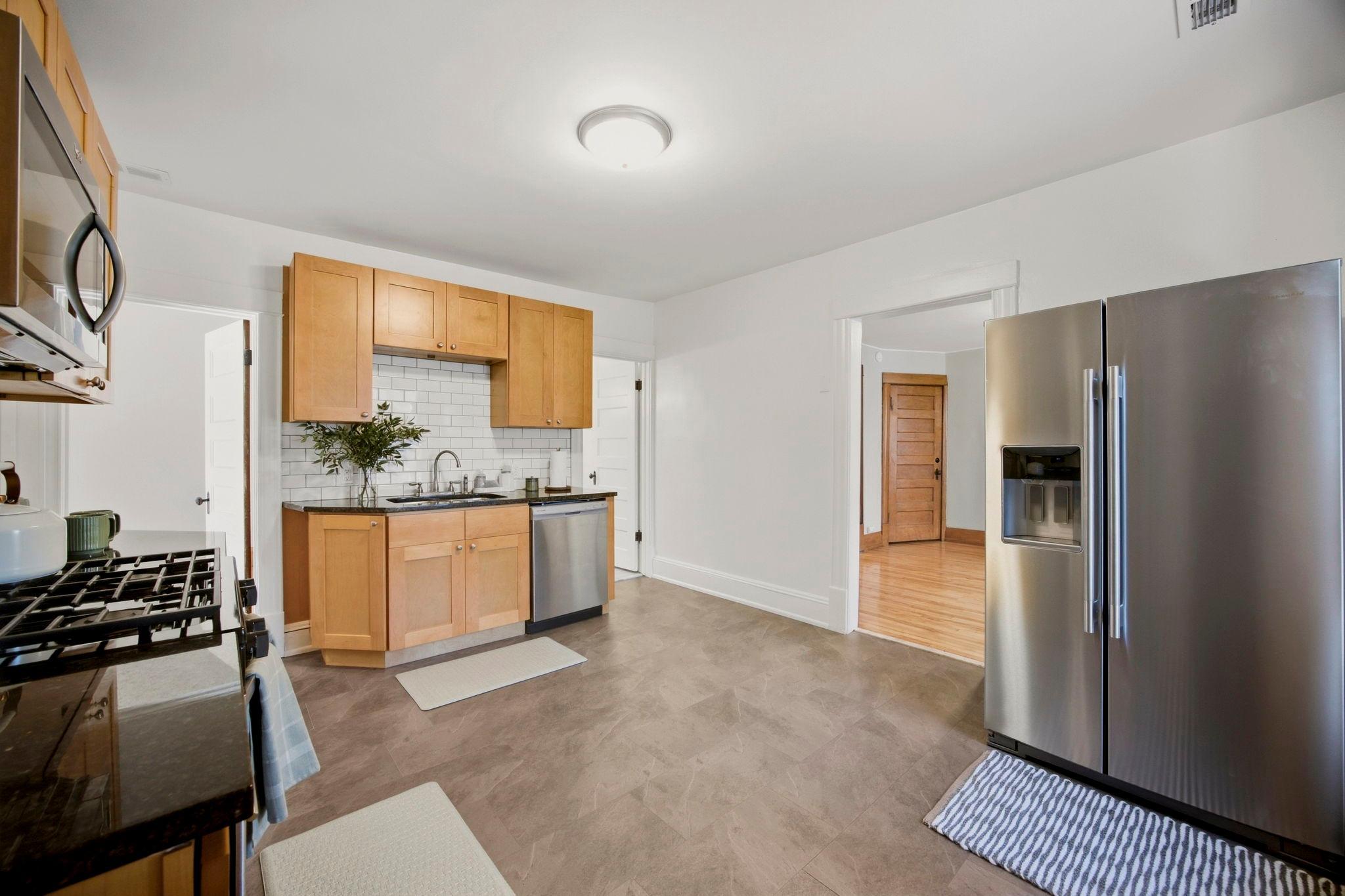 516 8th Avenue NE