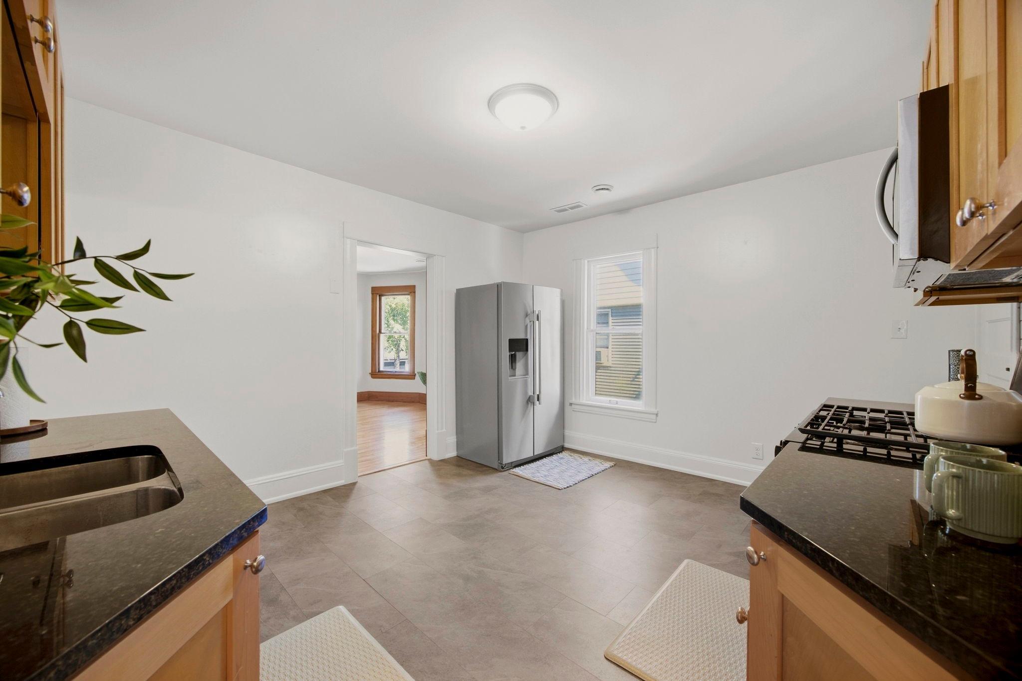 516 8th Avenue NE