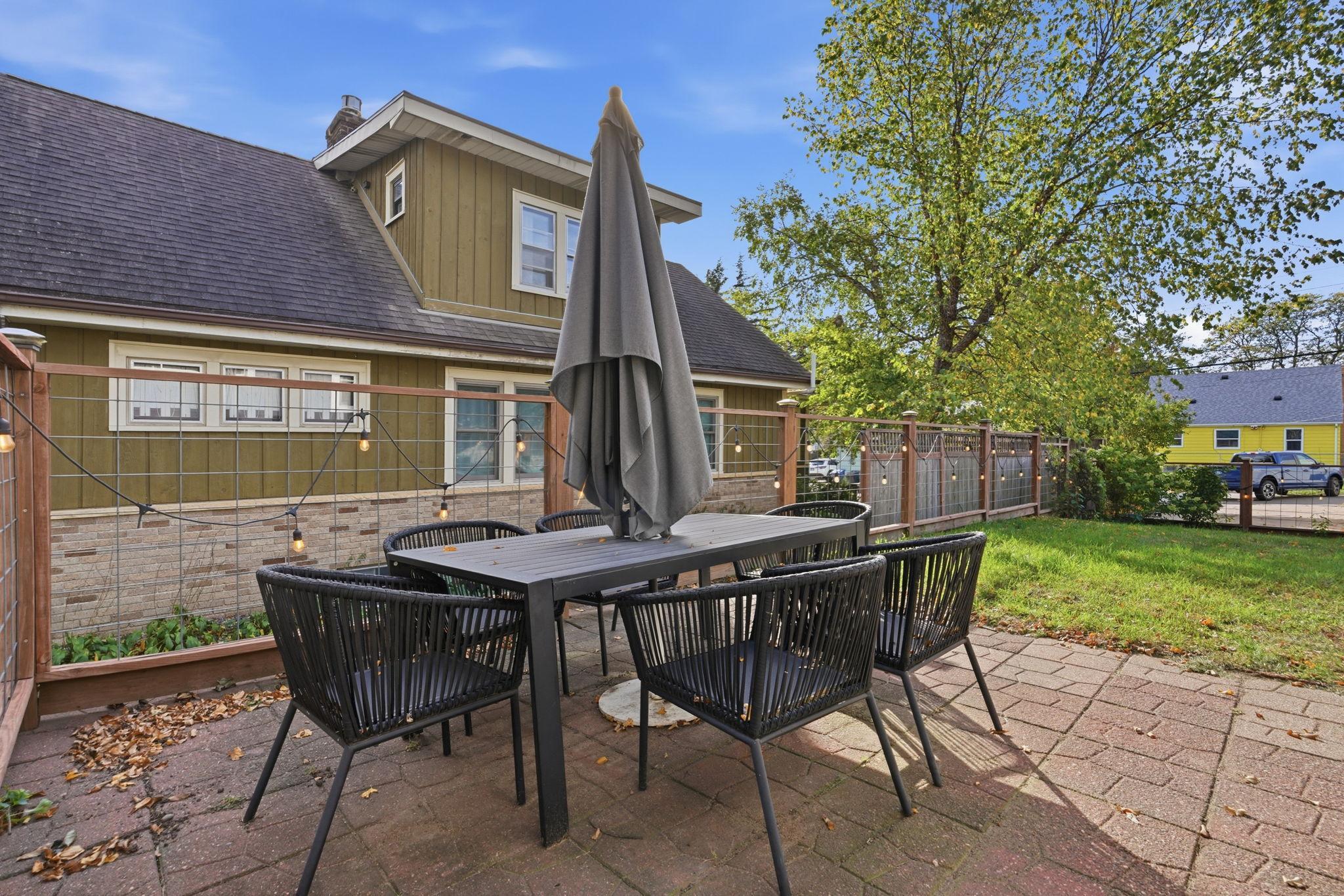 3242 Ulysses Street NE