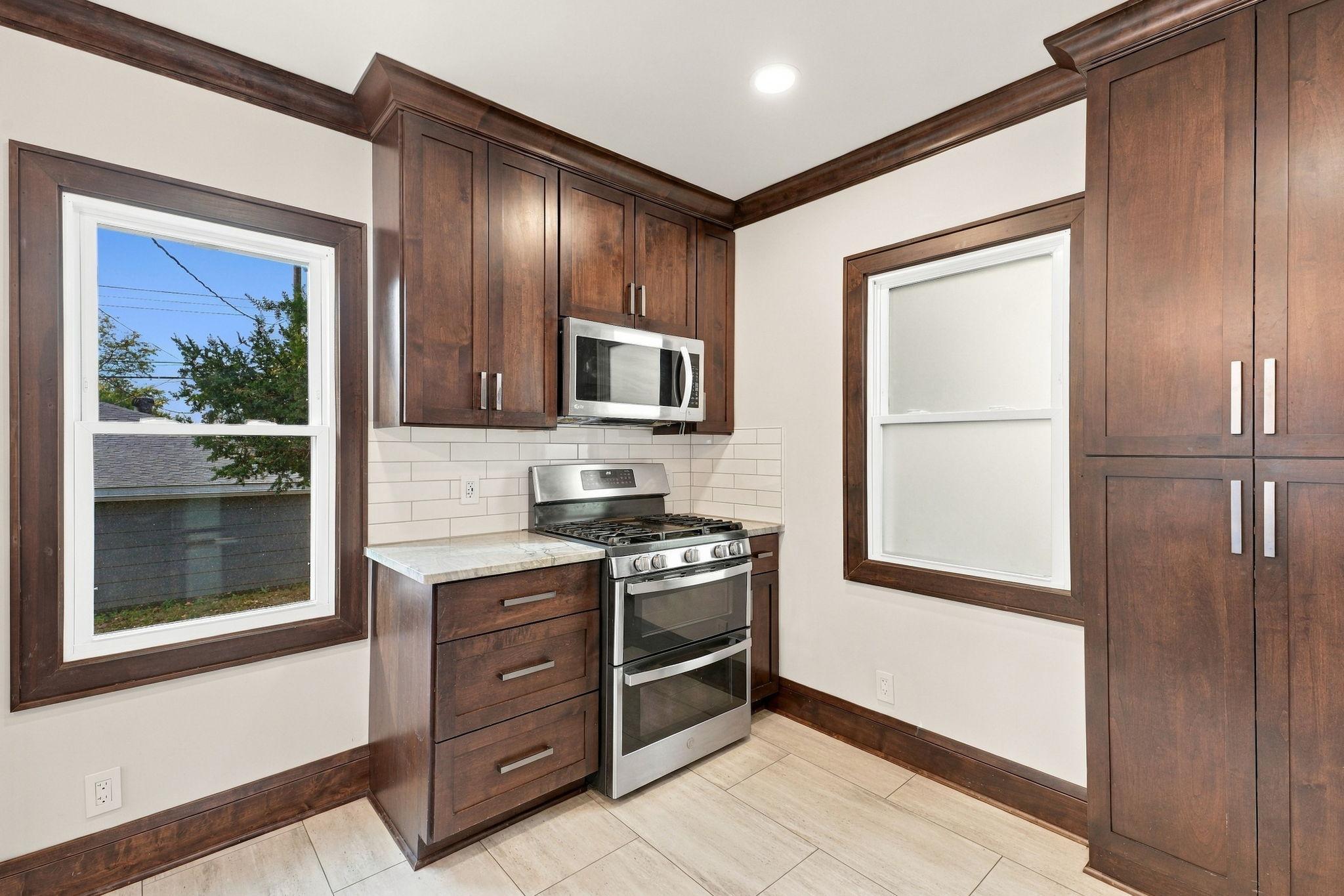 3242 Ulysses Street NE